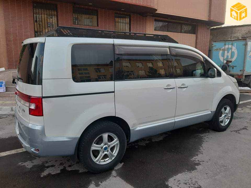 Mitsubishi Delica