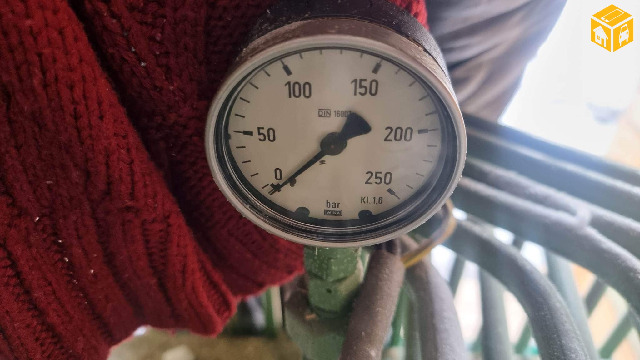 Германаас ирсэн гидрийн мотор, насом, гидрийн шингэний сав 300 литр ком мотор зарна