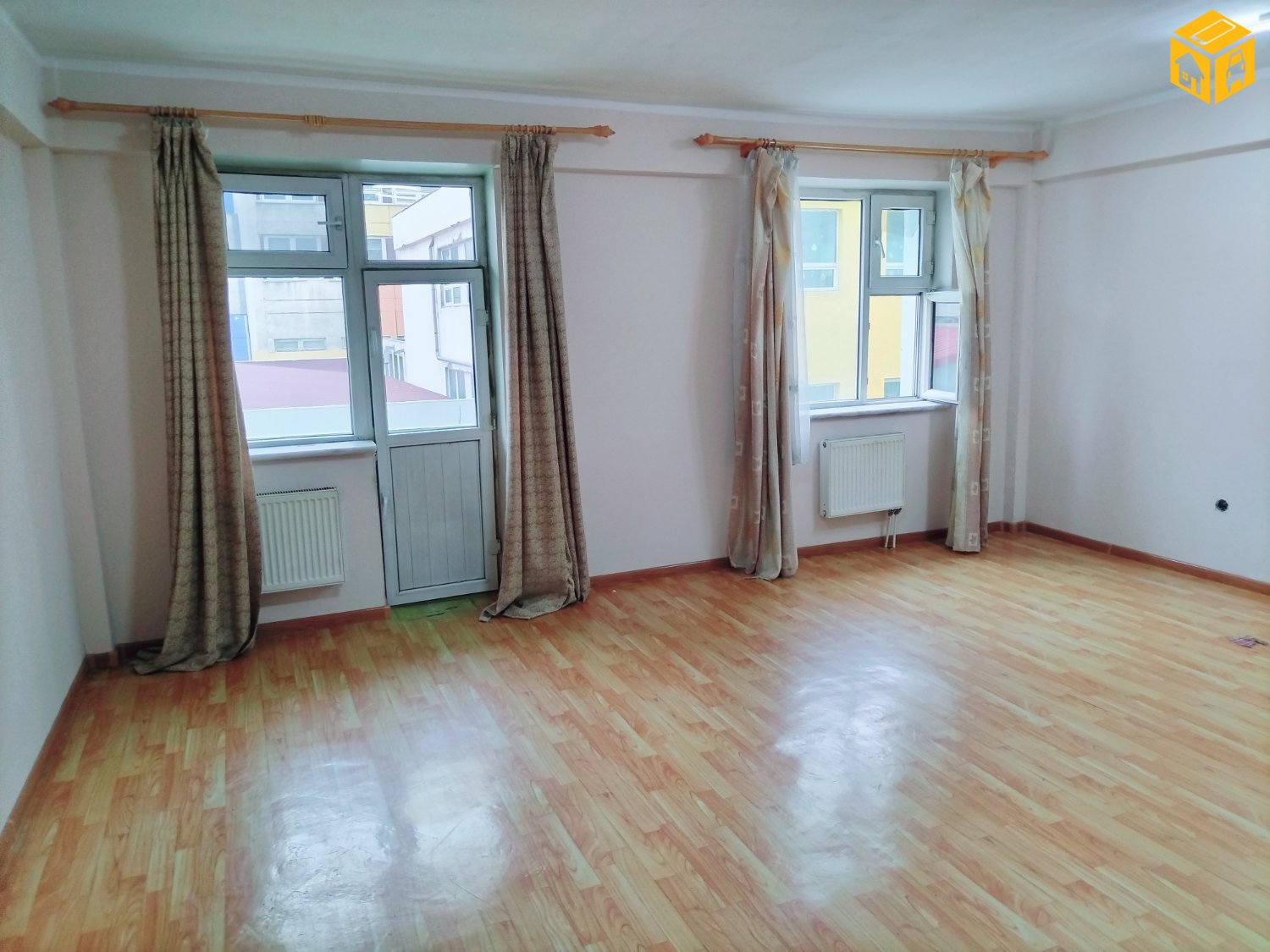 Орон сууц зарна 1 өрөө