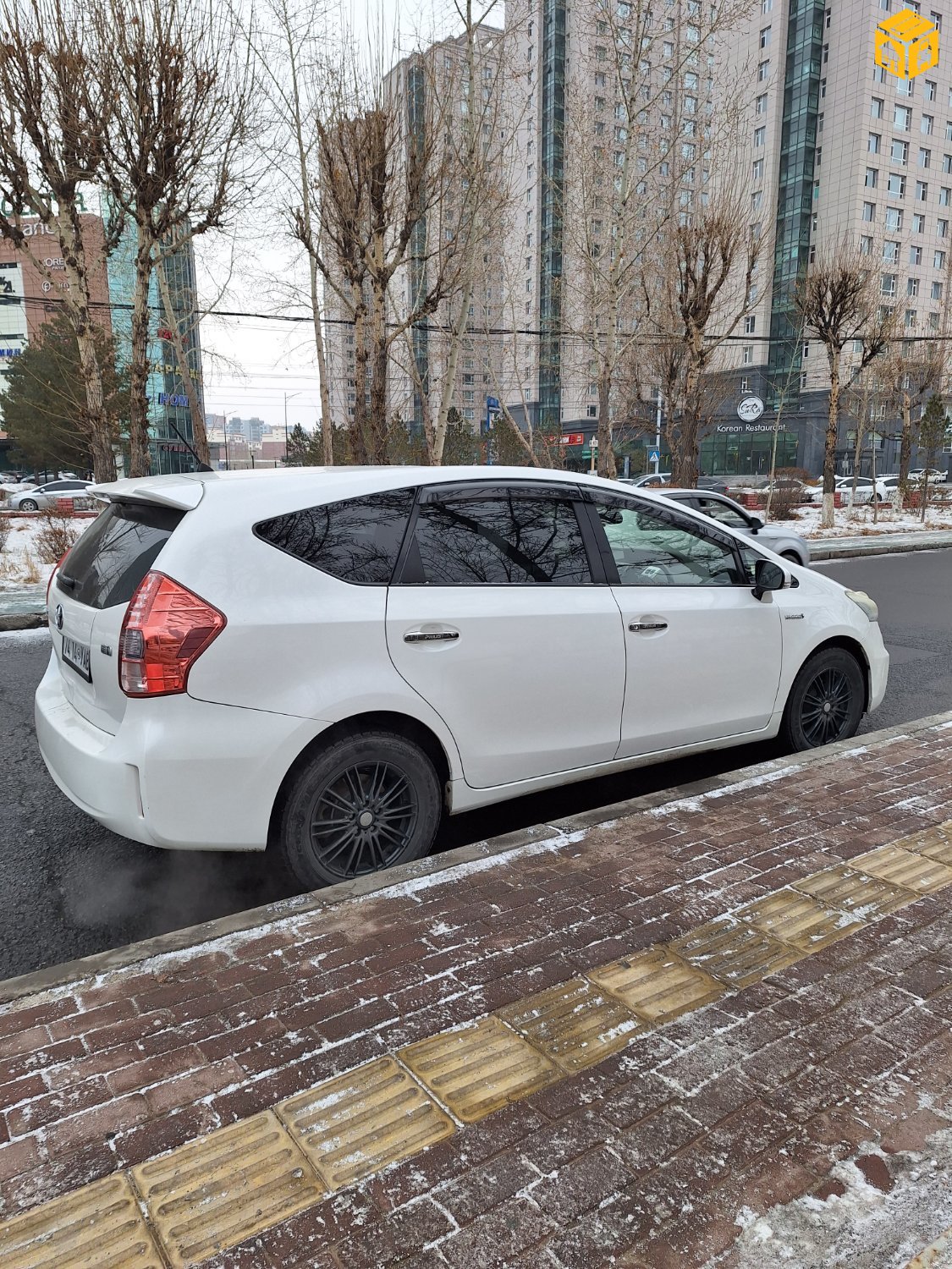 Toyota Prius 40. 41