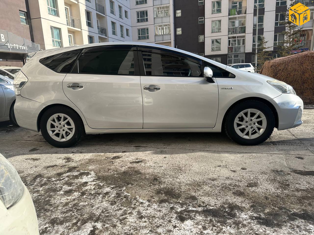 Toyota Prius 40. 41