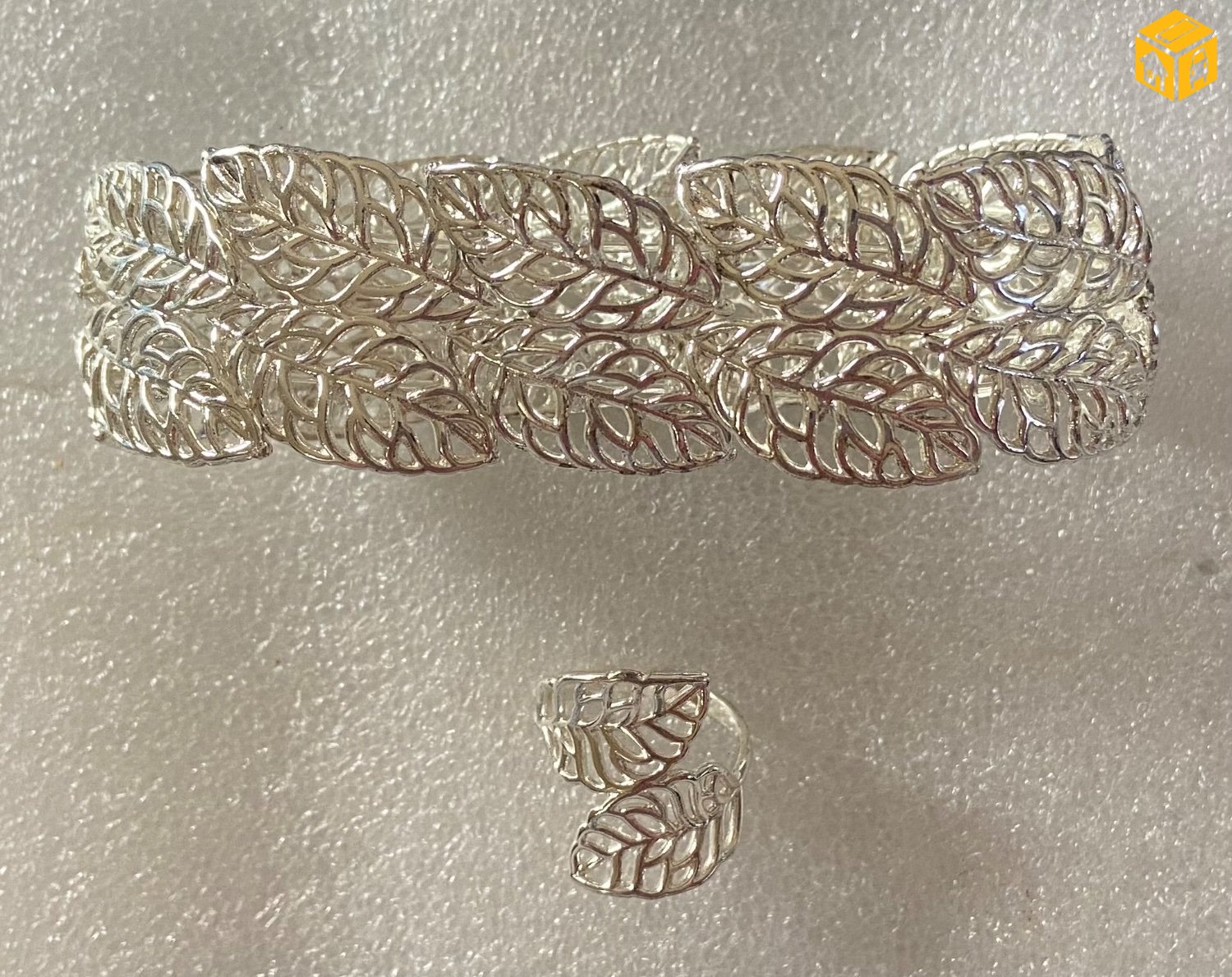 Бөгж, бугуйвч. USA