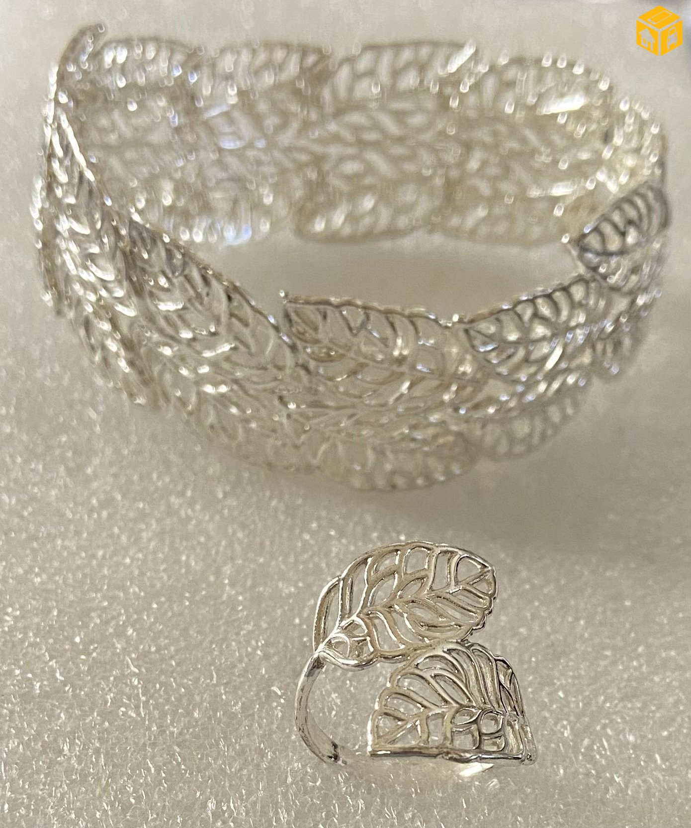 Бөгж, бугуйвч. USA