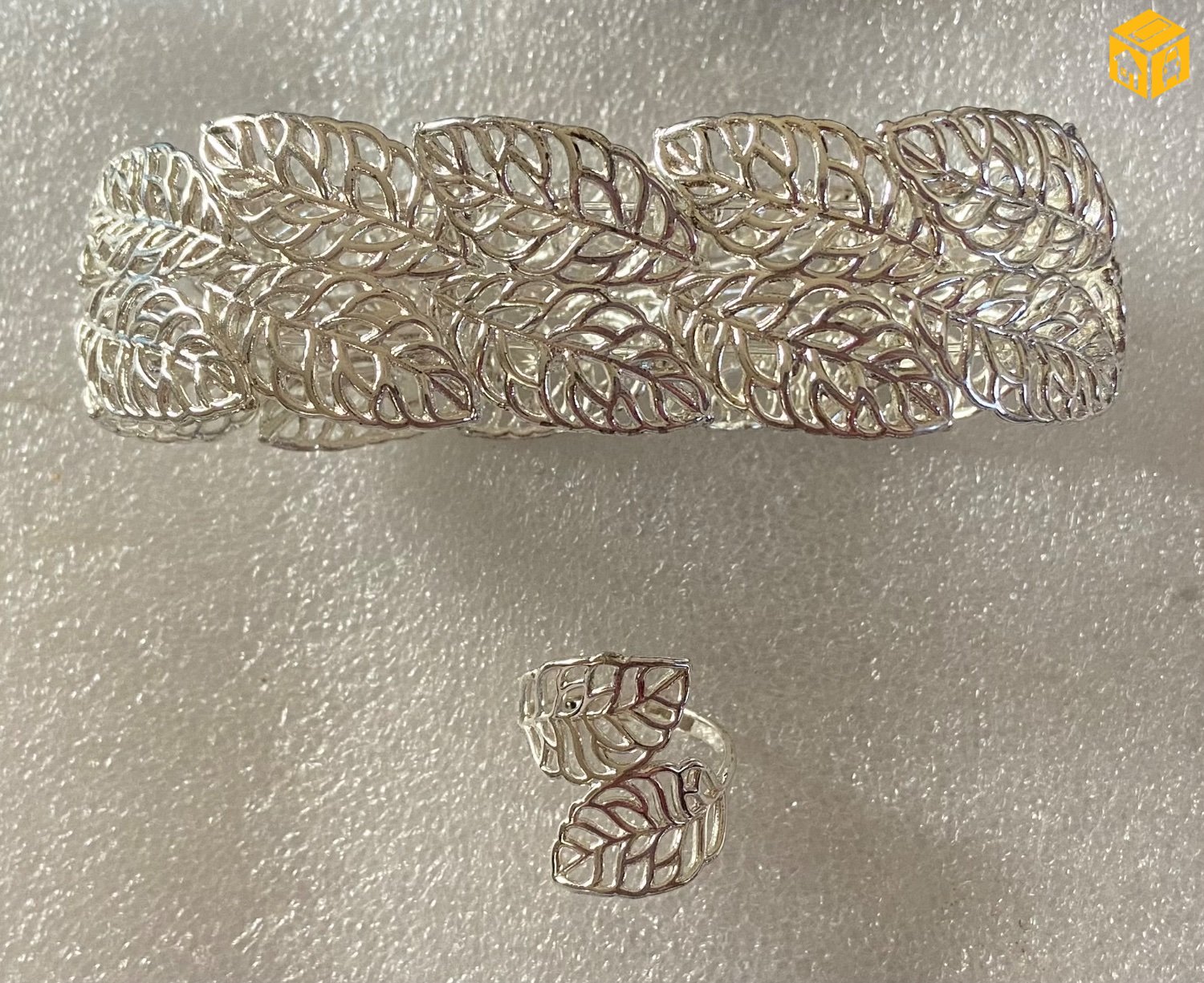 Бөгж, бугуйвч. USA