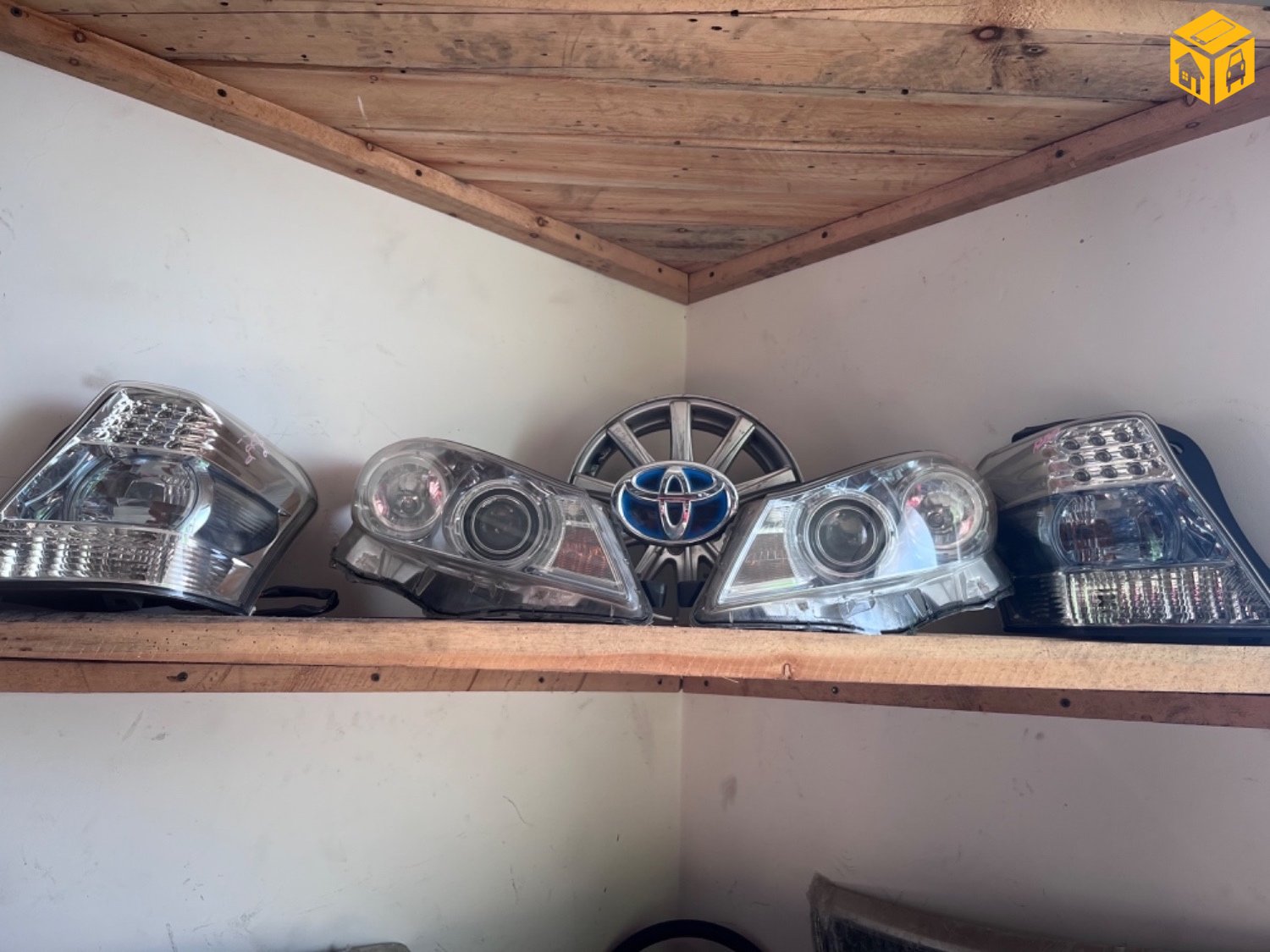 Суудлын автомашин Гэрэл, дохио, толь, ламп