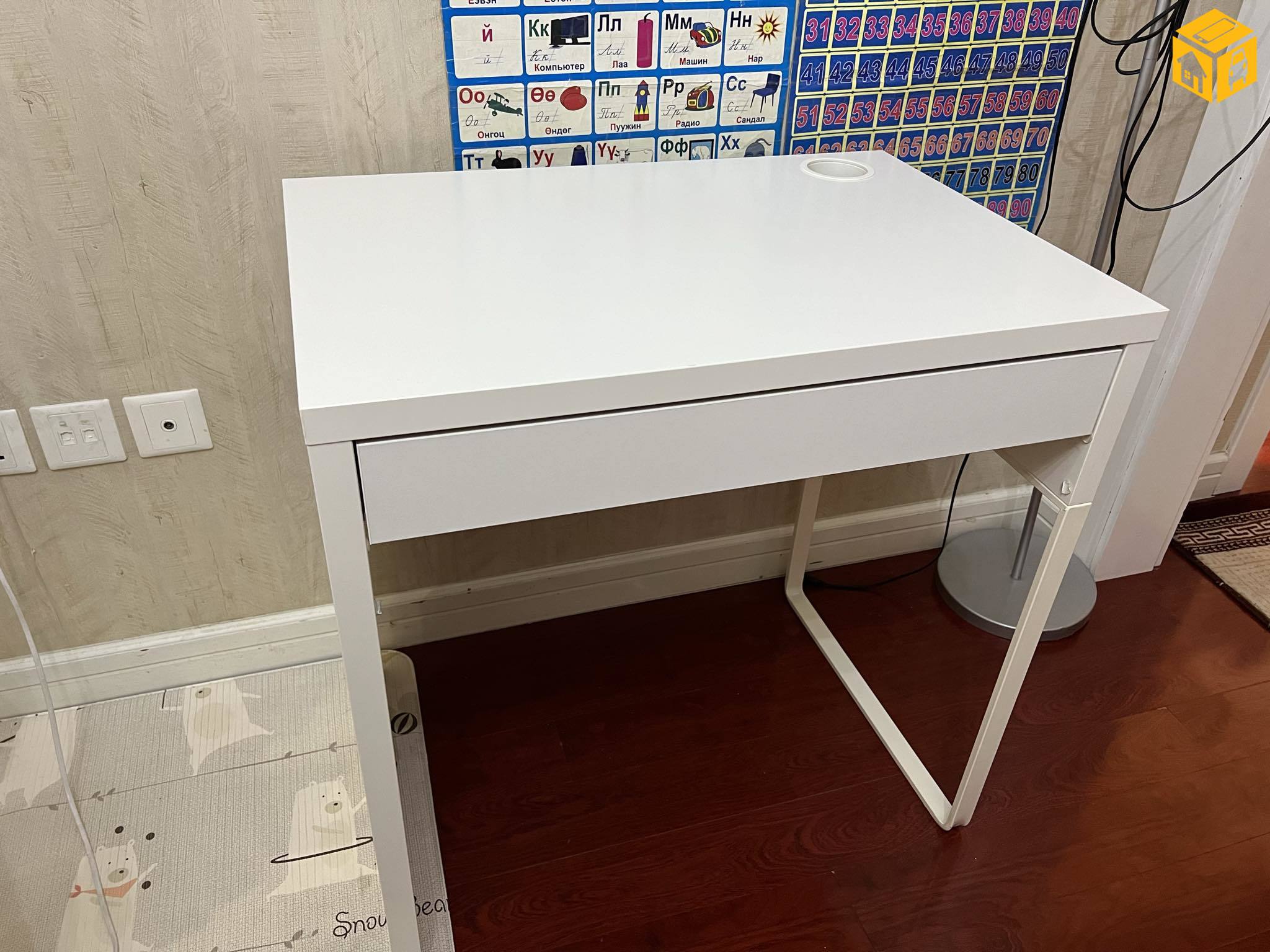 Ikea сурагчийн ширээ