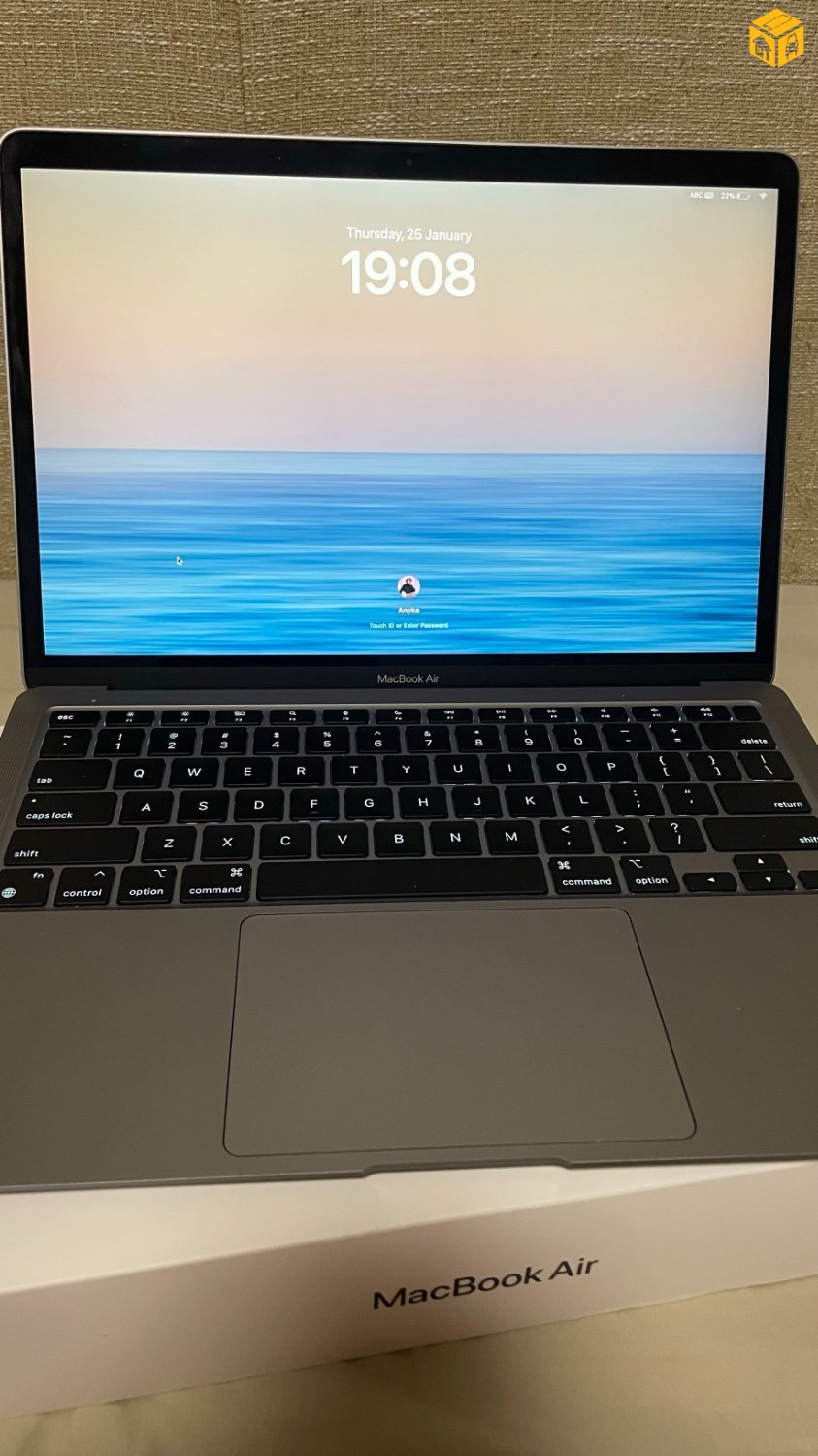 Macbook air M1 яаралтай зарна