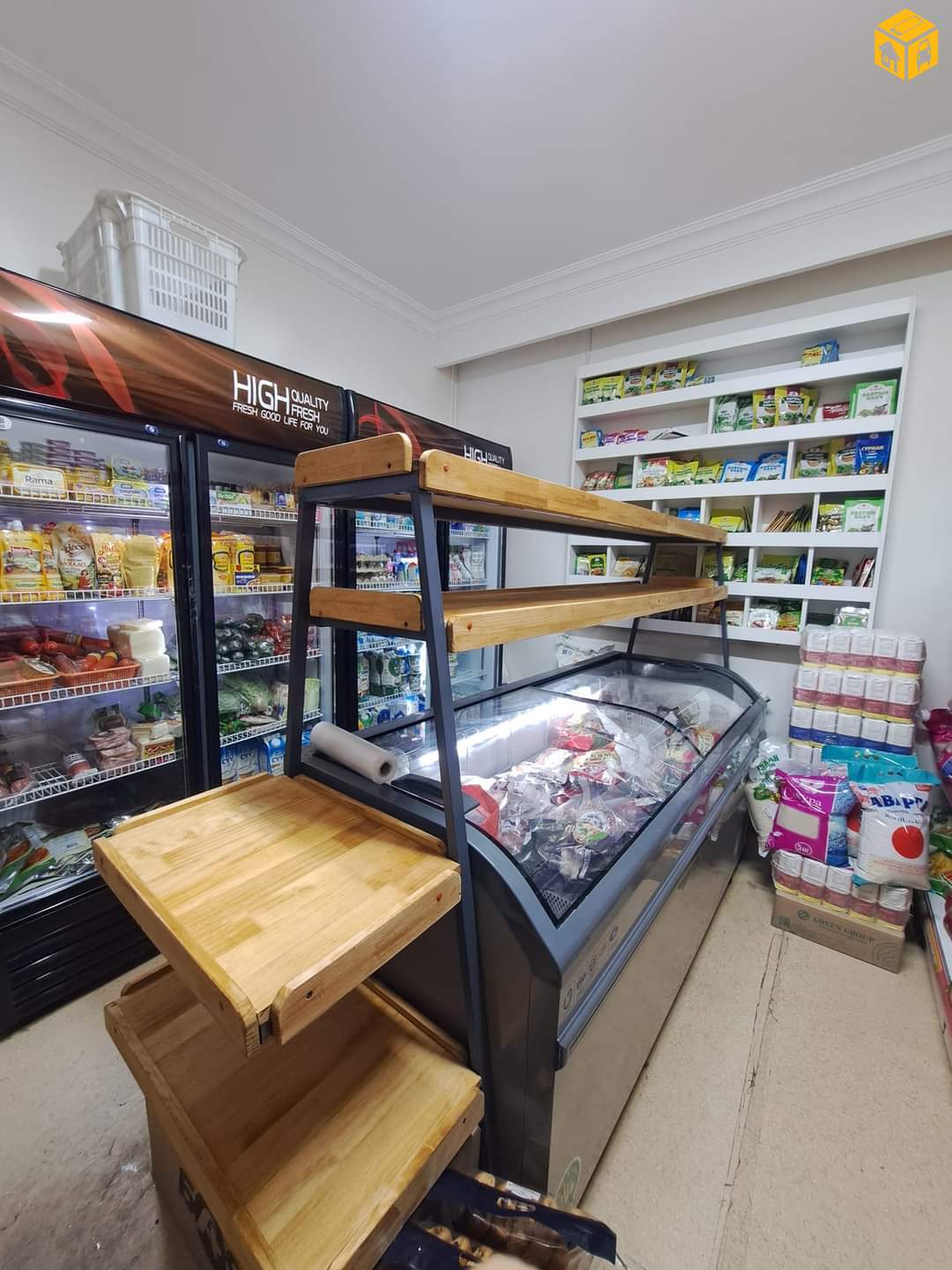 Усны тавиур, Хөлдөөгчний тавиур