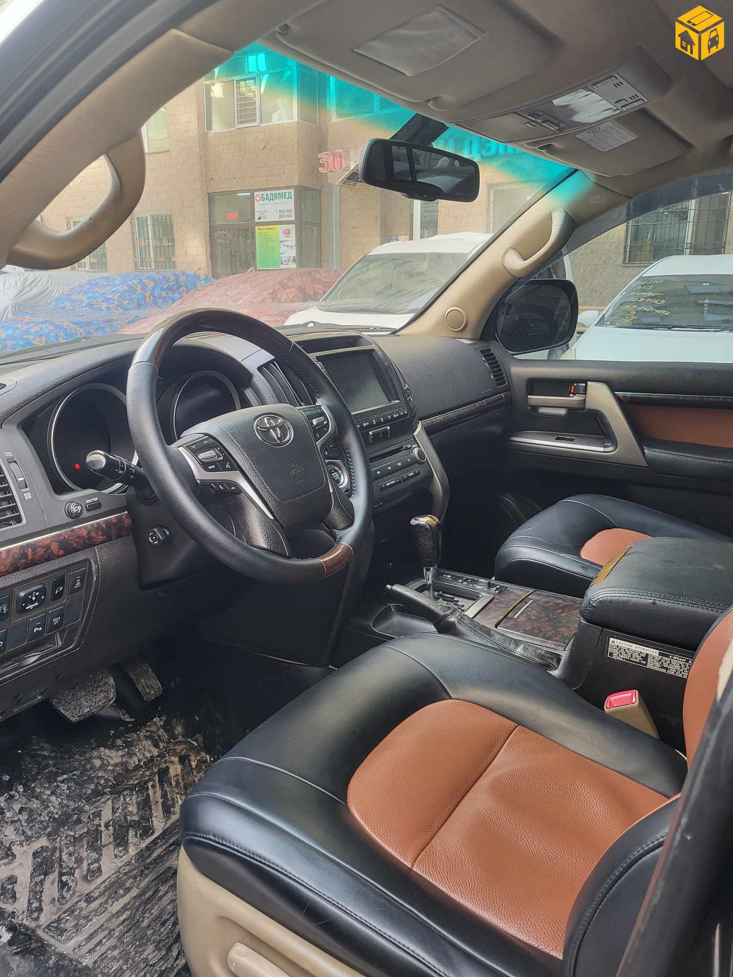 Toyota Landcruiser 200