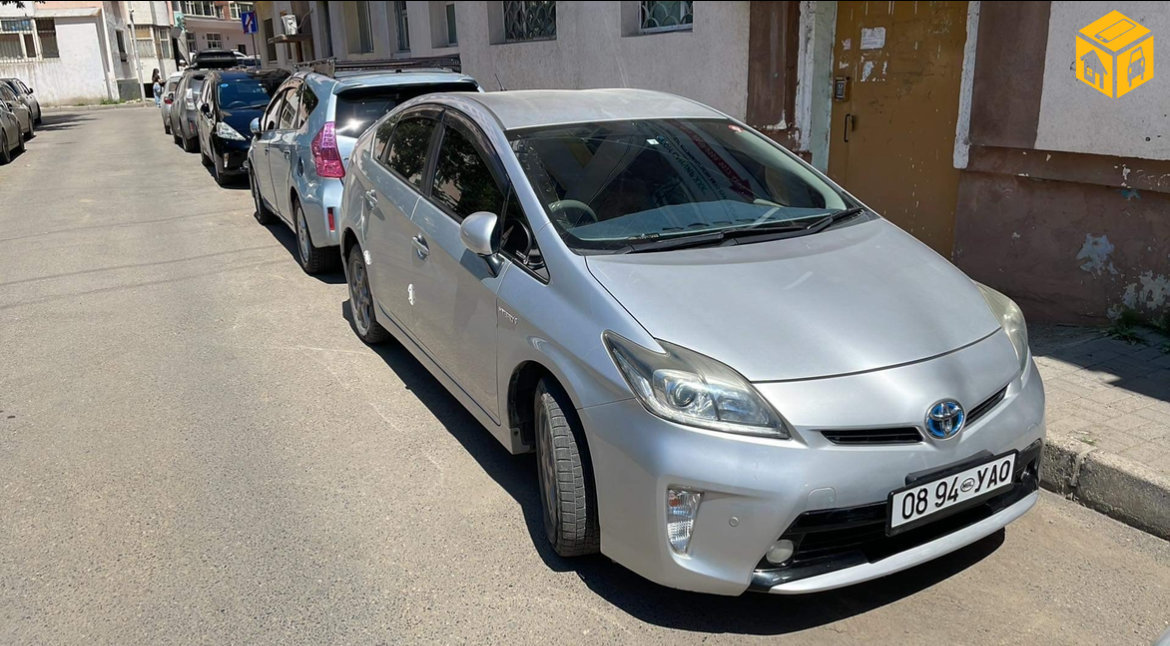 Toyota Prius 30
