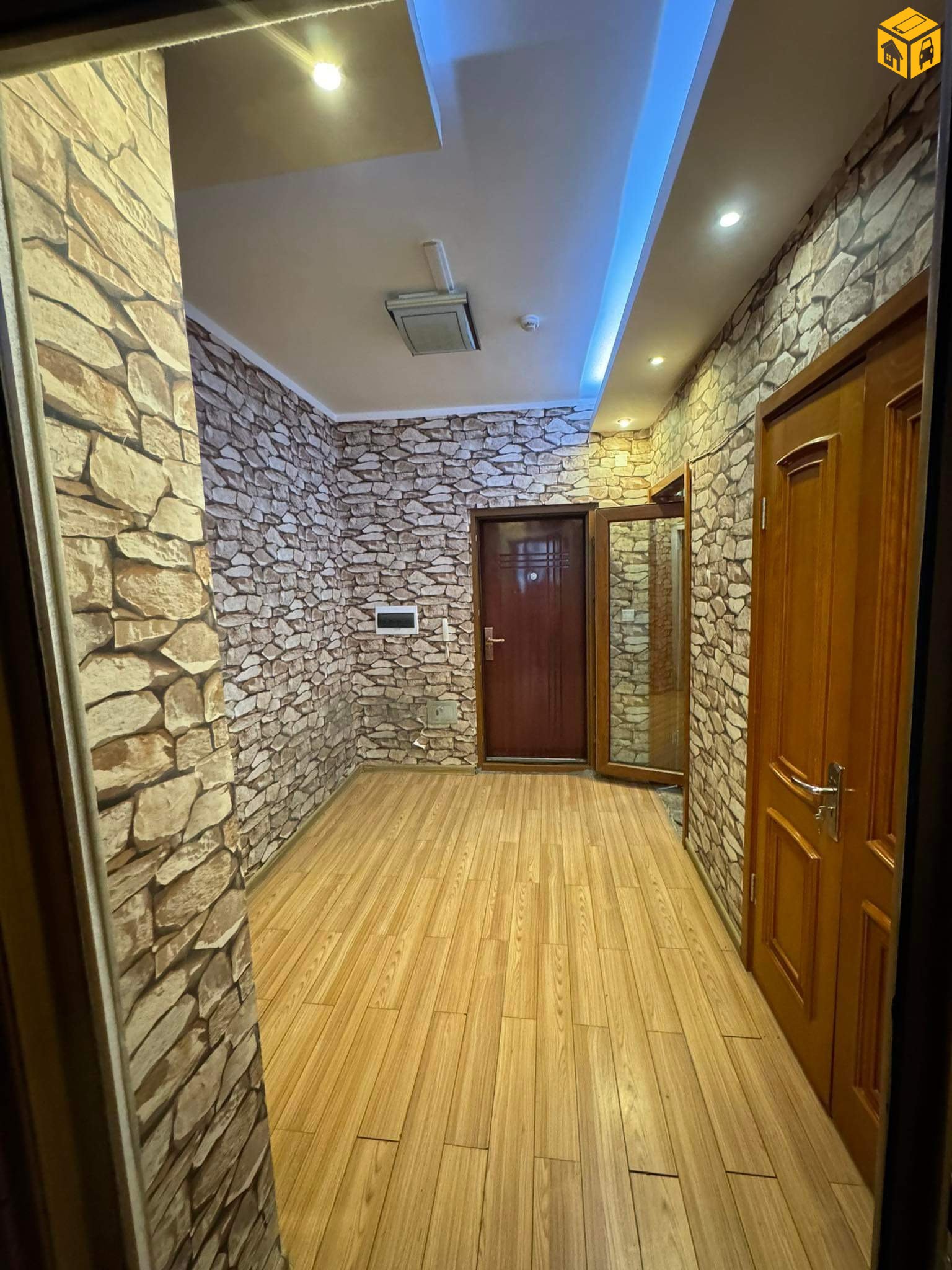 Үл хөдлөх түрээслүүлнэ Худалдаа, үйлчилгээний талбай түрээслүүлнэ