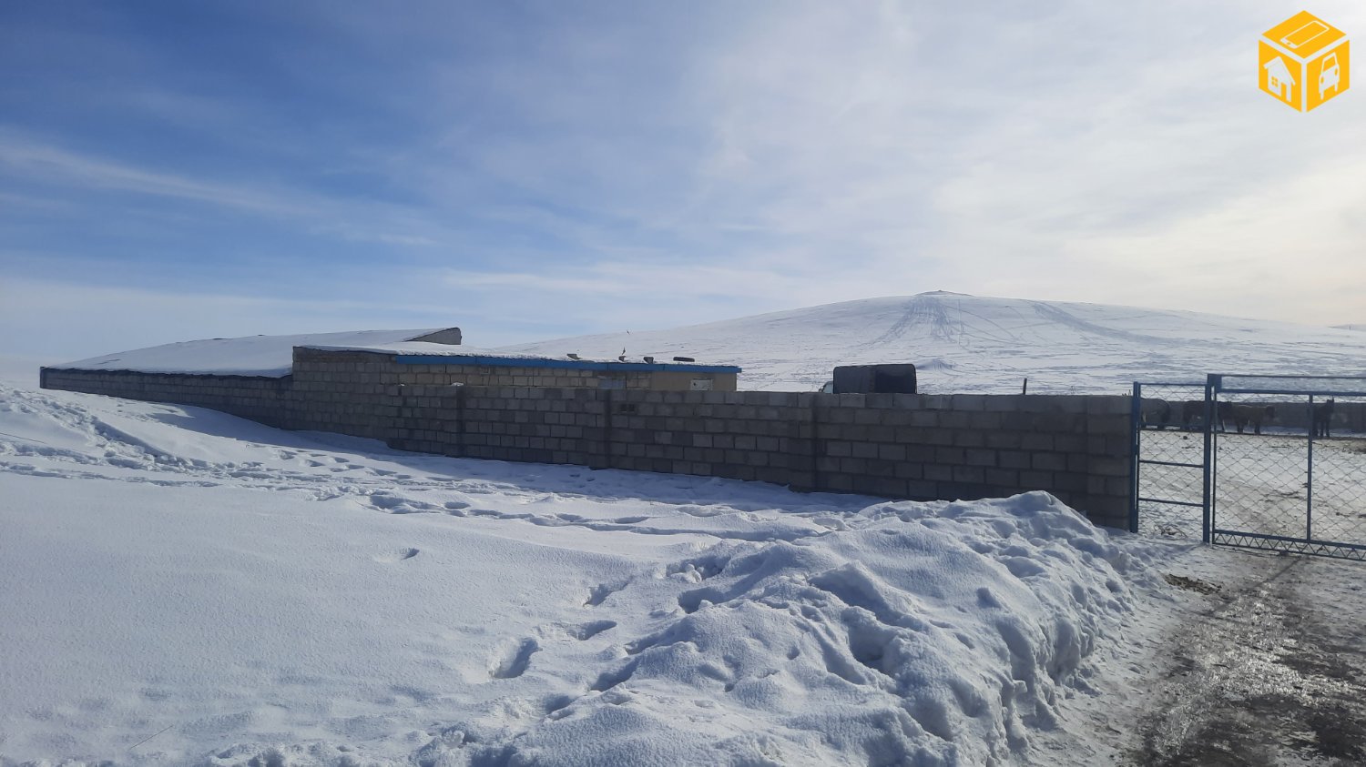 Үл хөдлөх зарна Хашаа байшин