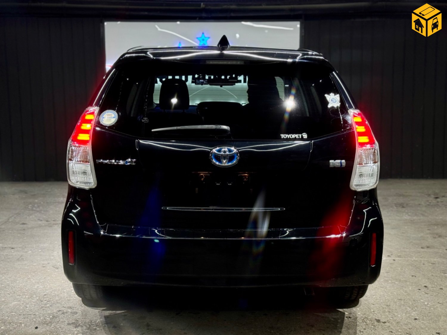 Toyota Prius 40. 41