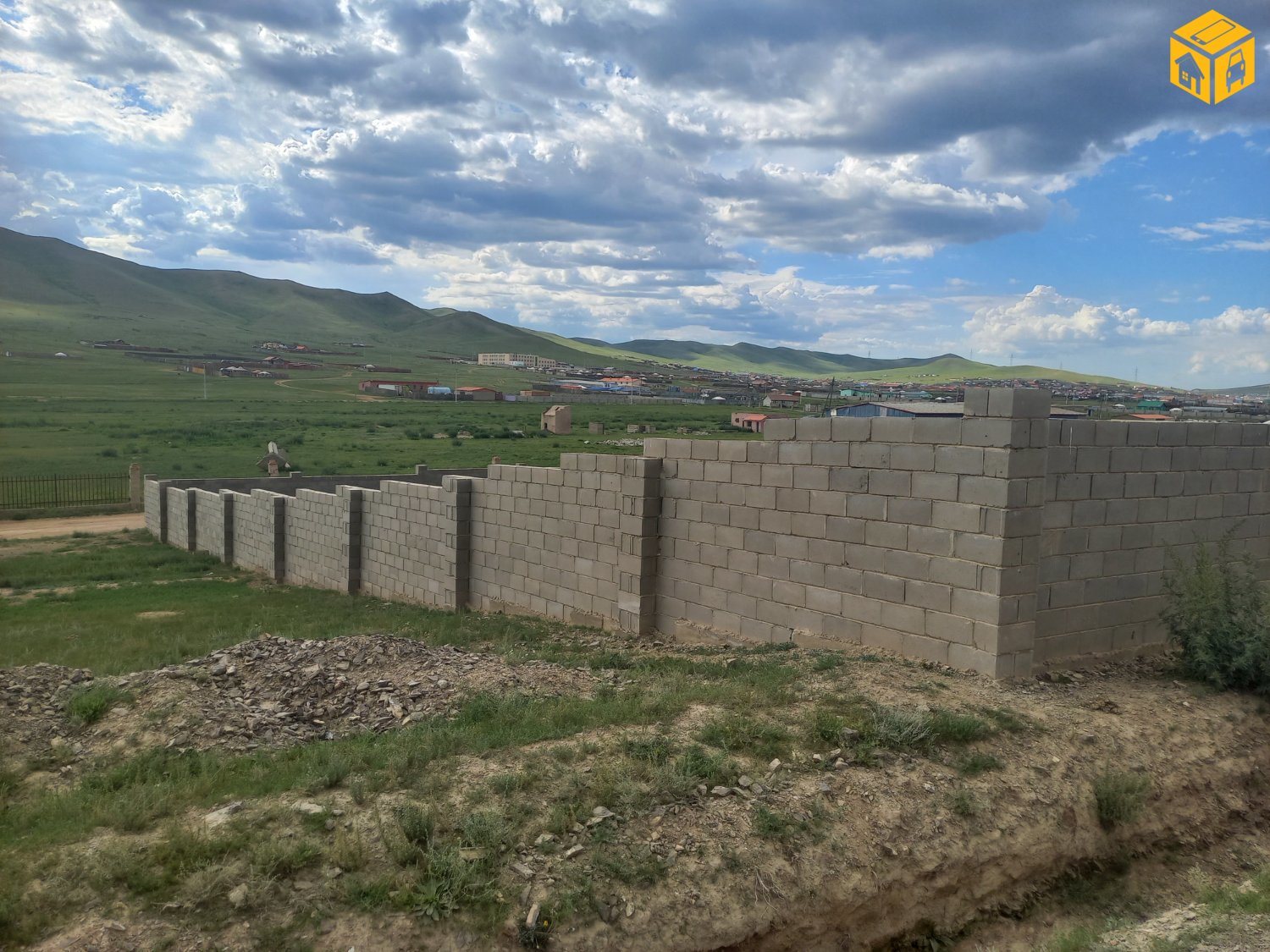 Үл хөдлөх зарна Хашаа байшин