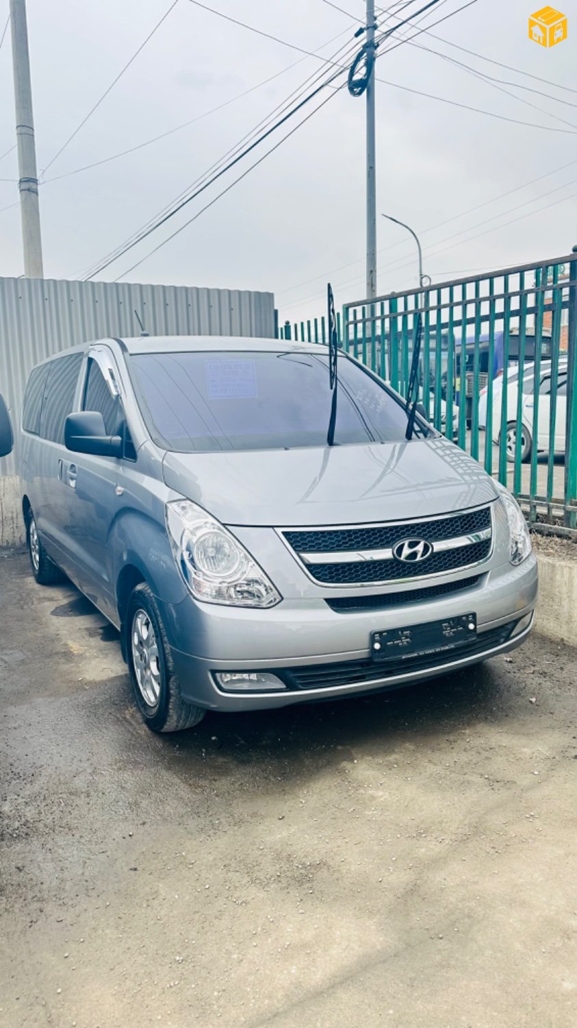 Hyundai Starex