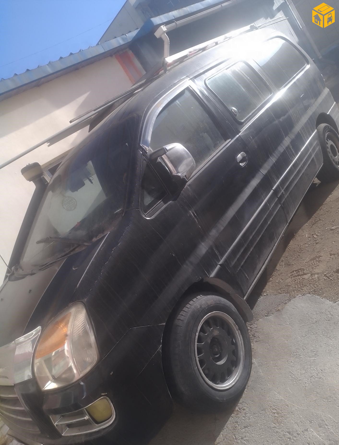 Hyundai Starex