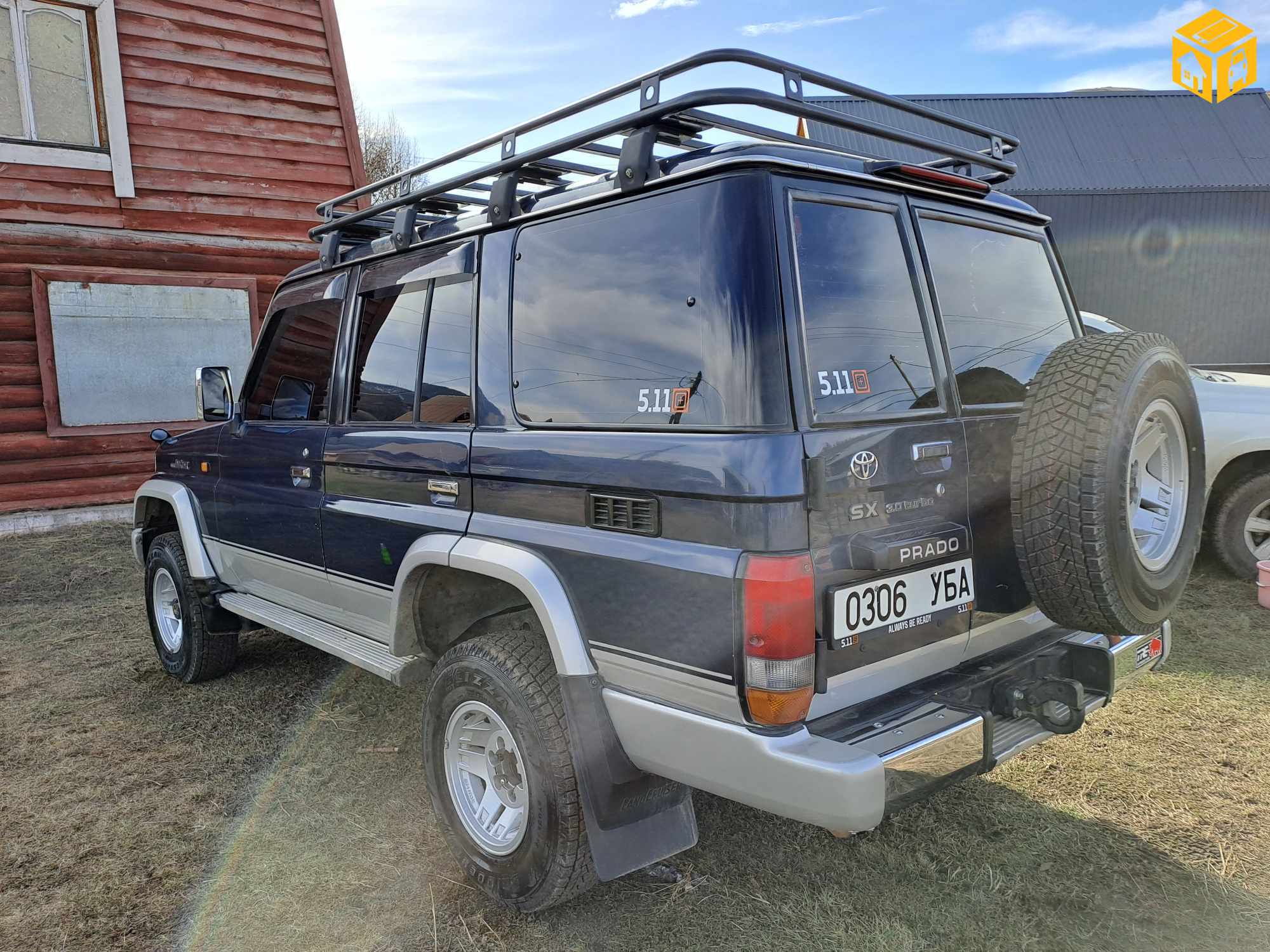 Toyota Landcruiser 77
