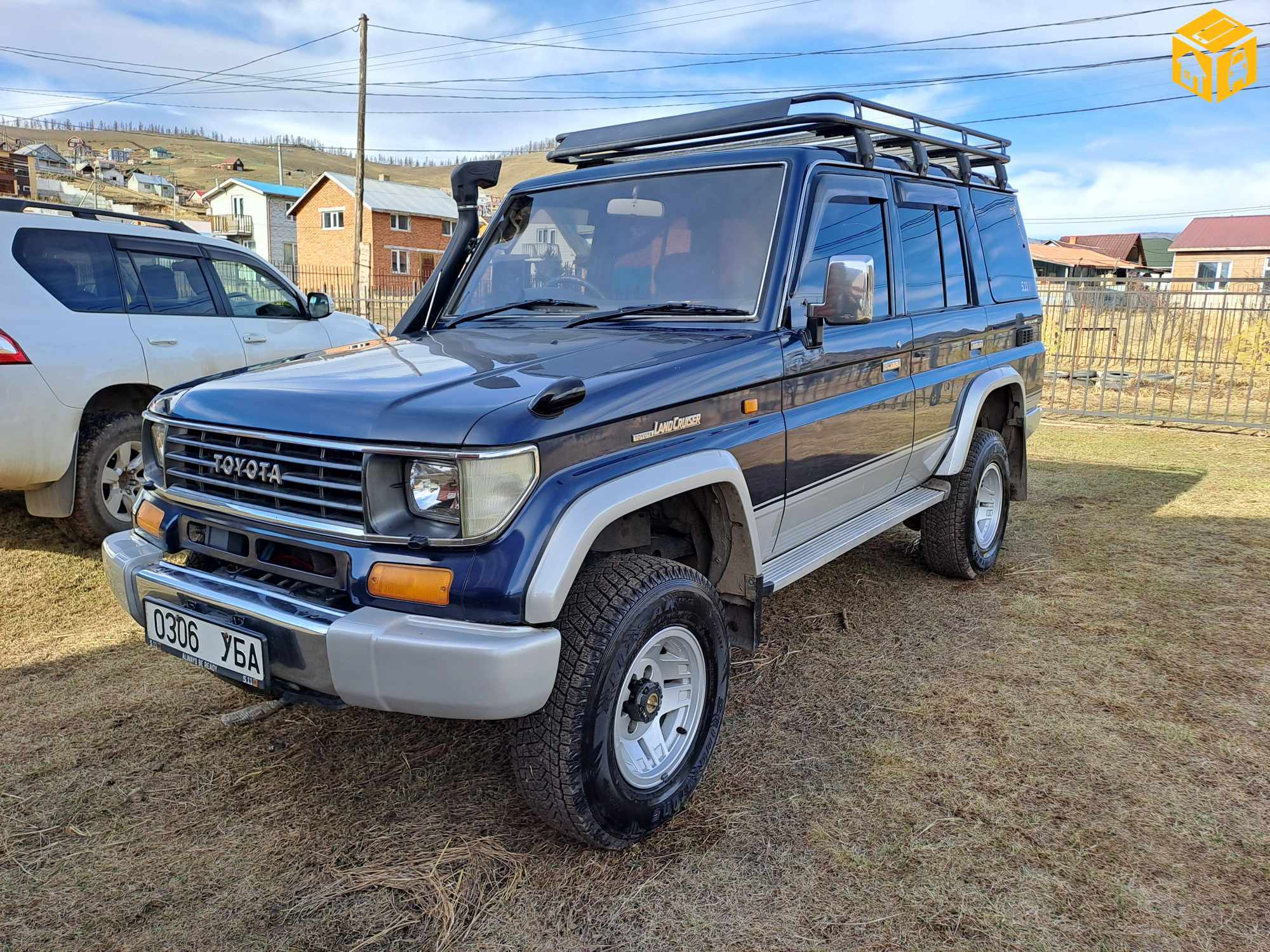 Toyota Landcruiser 77