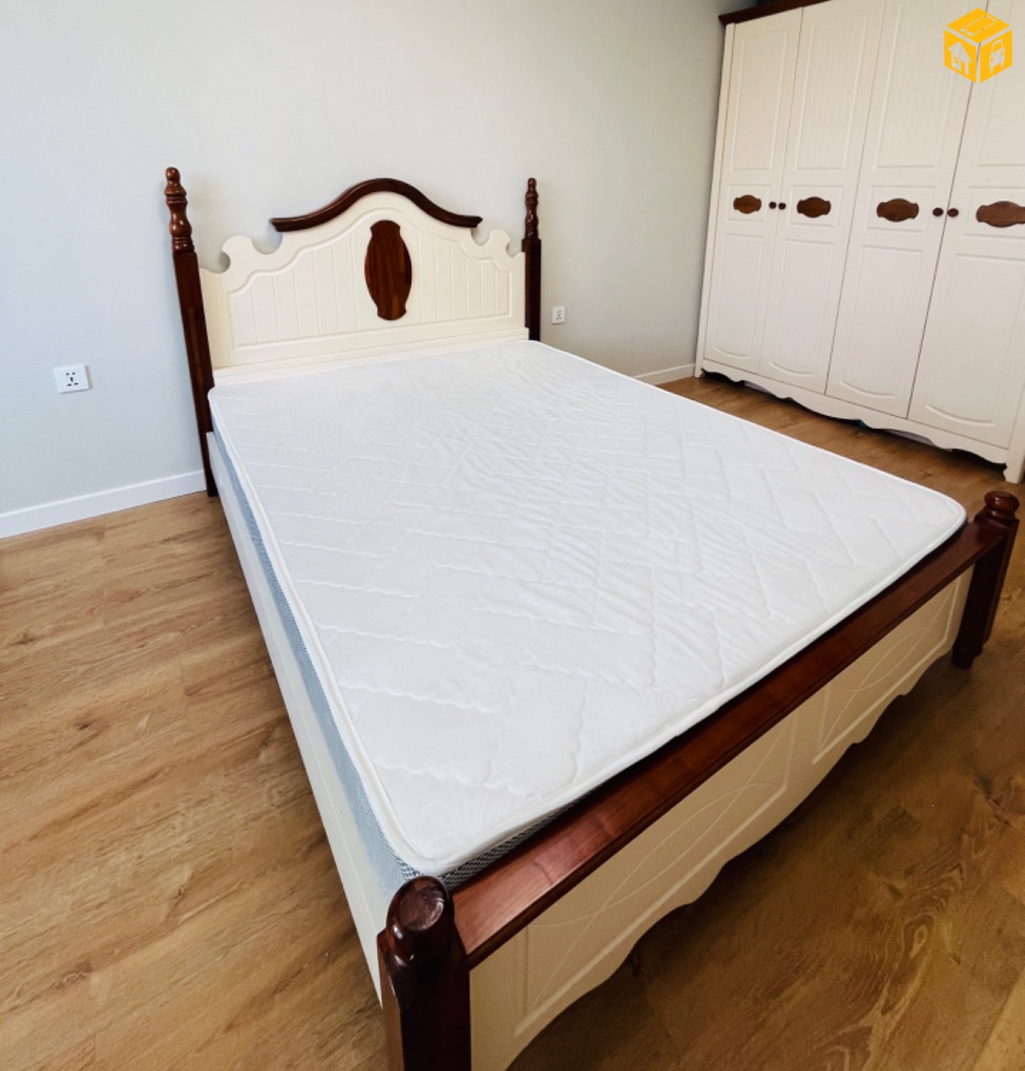 150”200 хэмжээтэй ор матрас.цэвэрхэн хэрэглэсэн.1түмбочка дагалдуулаад өгчихнө өө.