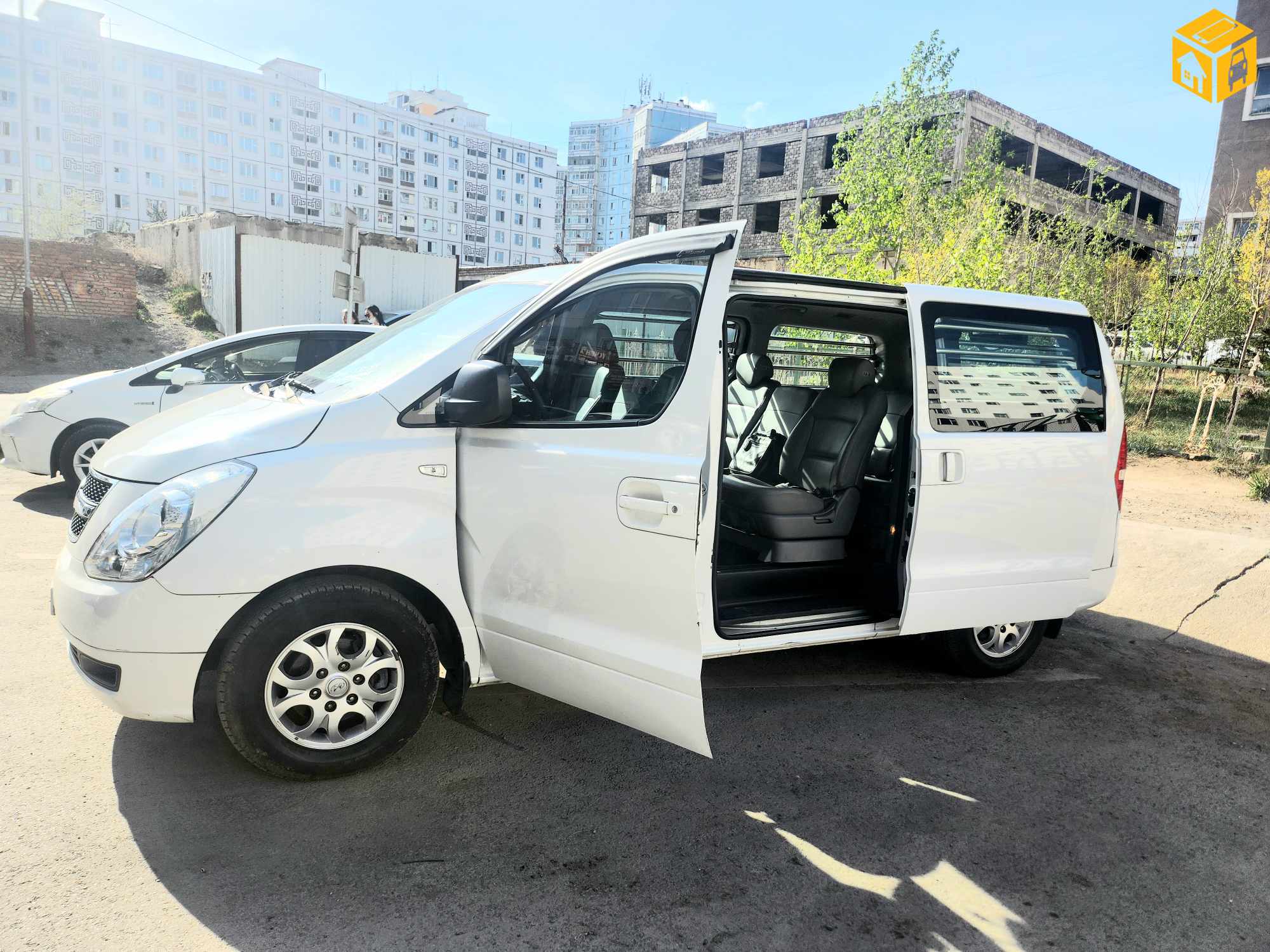 Hyundai Starex