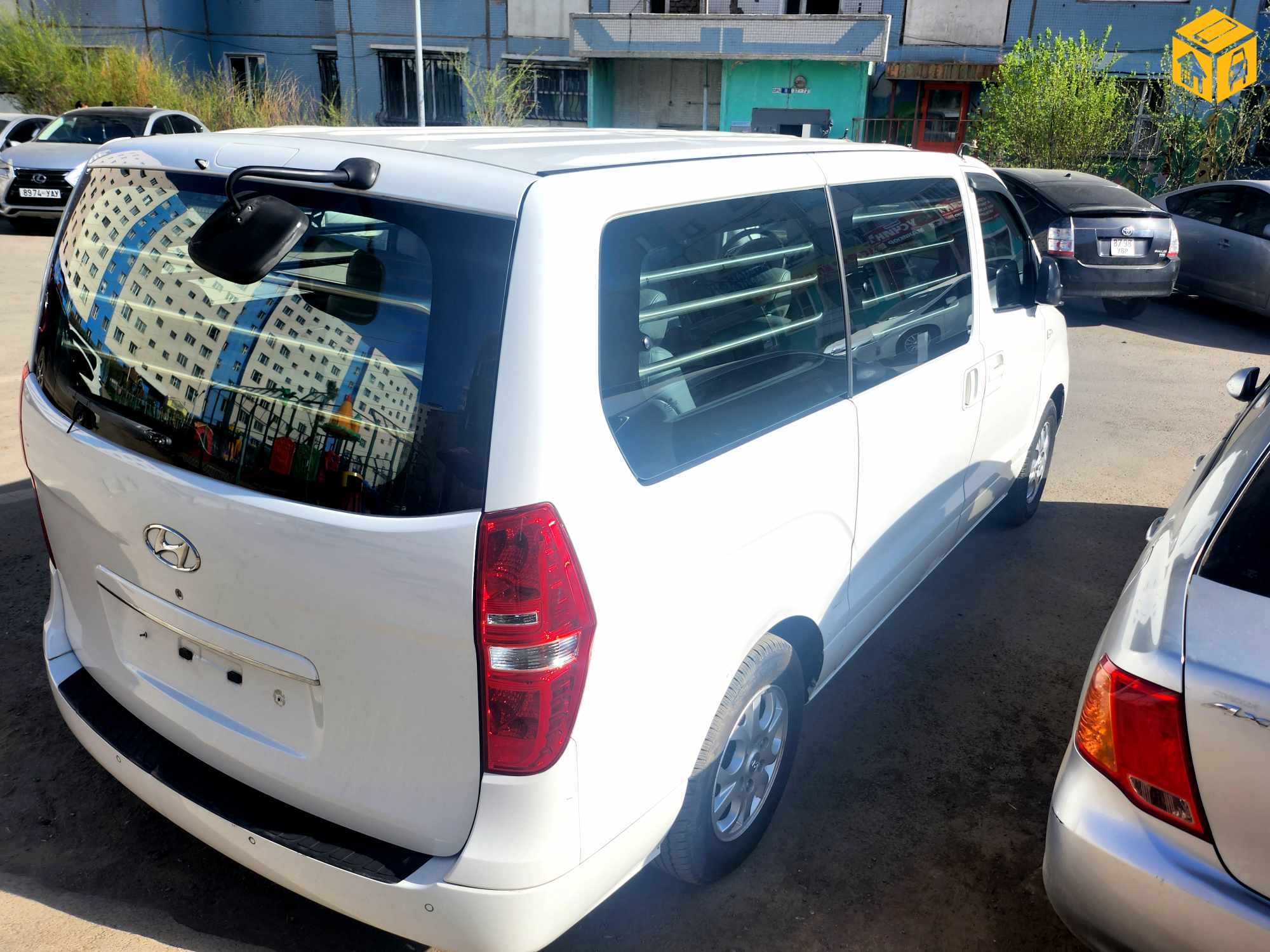 Hyundai Starex
