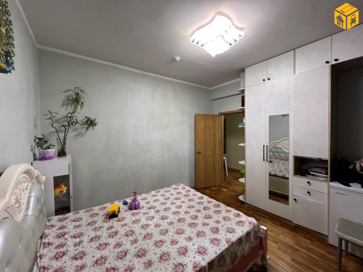 Орон сууц 2 өрөө