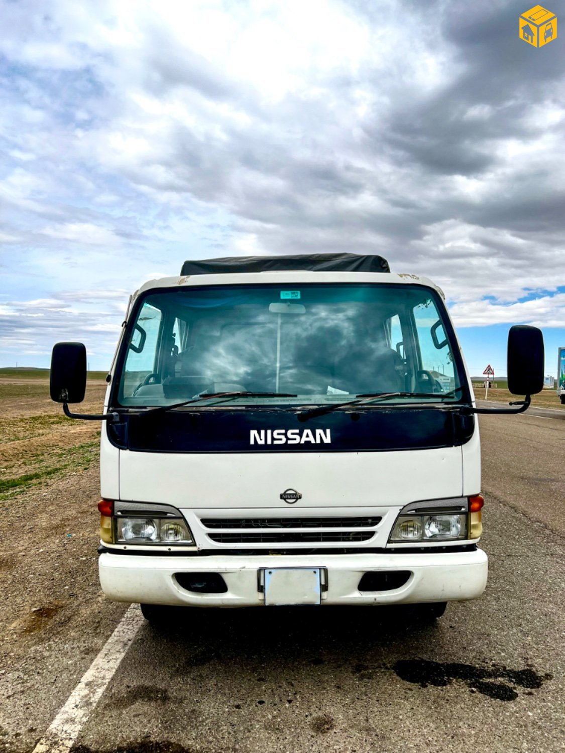 Ачааны машин Nissan