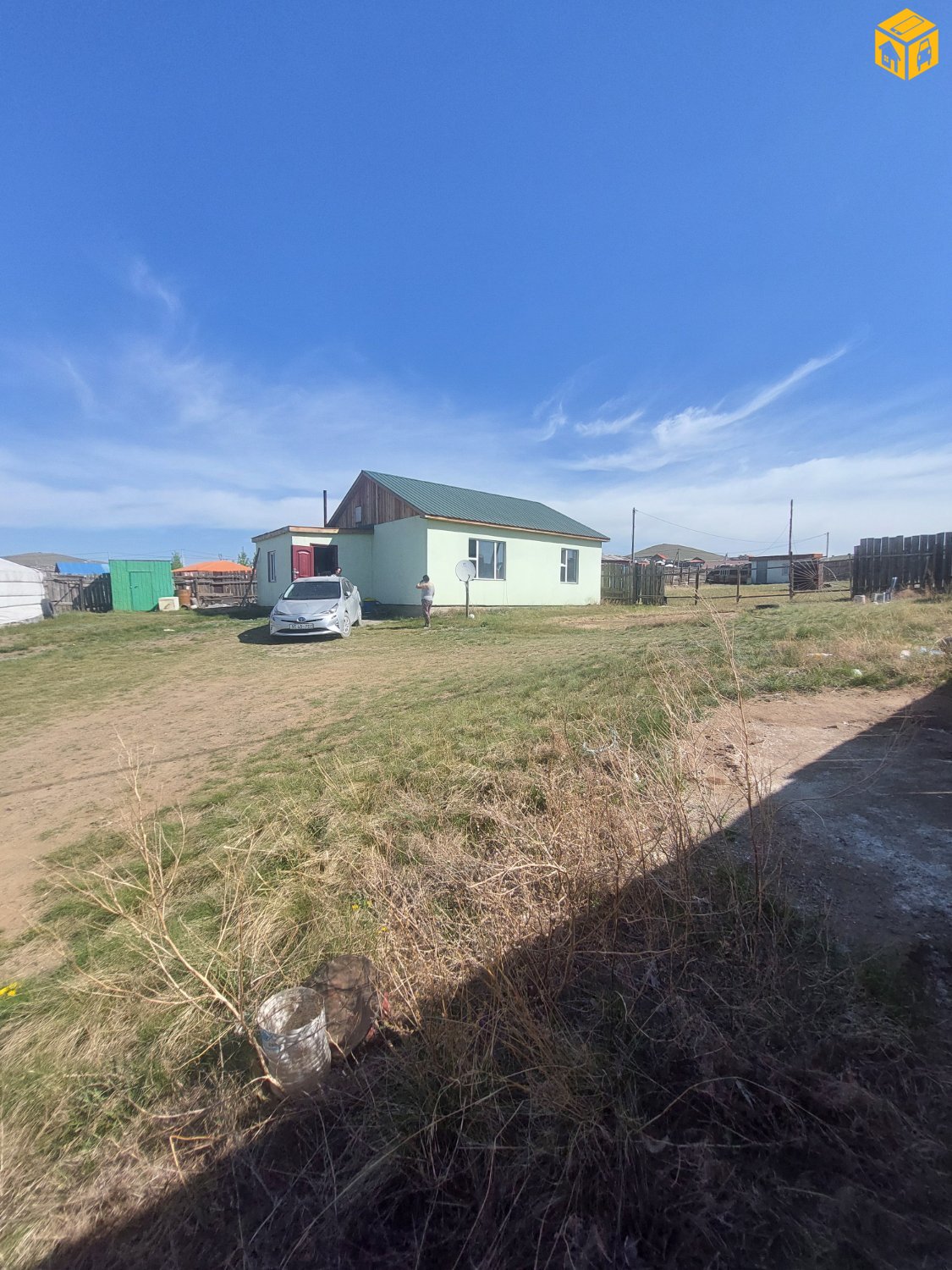 Үл хөдлөх зарна Хашаа байшин