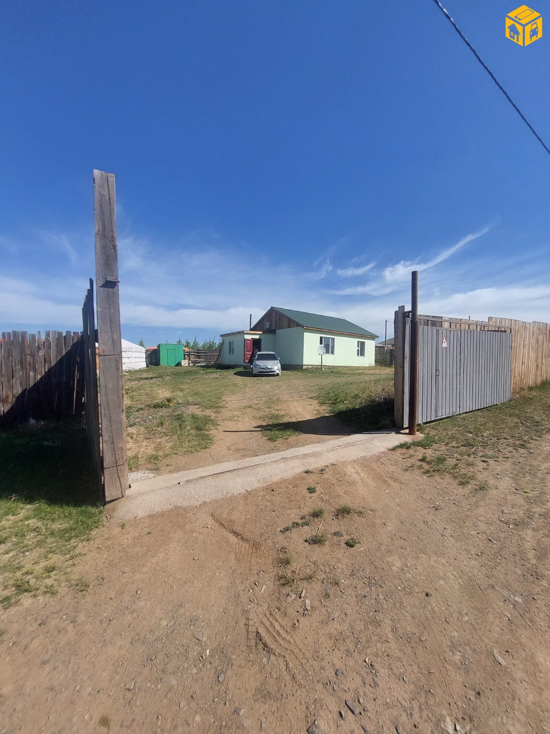 Үл хөдлөх зарна Хашаа байшин