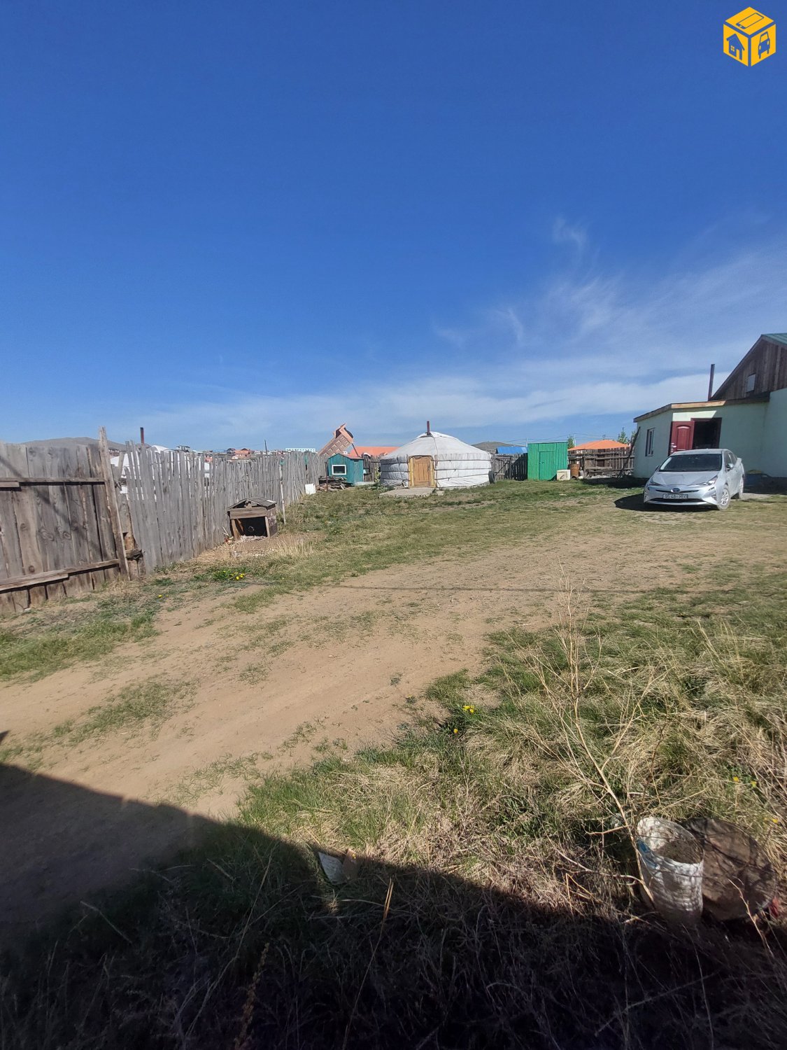 Үл хөдлөх зарна Хашаа байшин