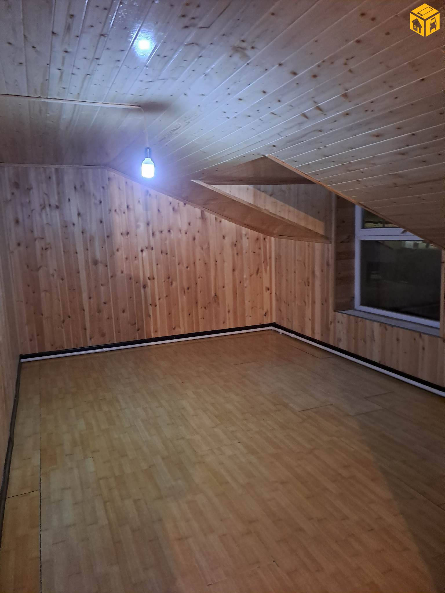 Үл хөдлөх зарна Хашаа байшин