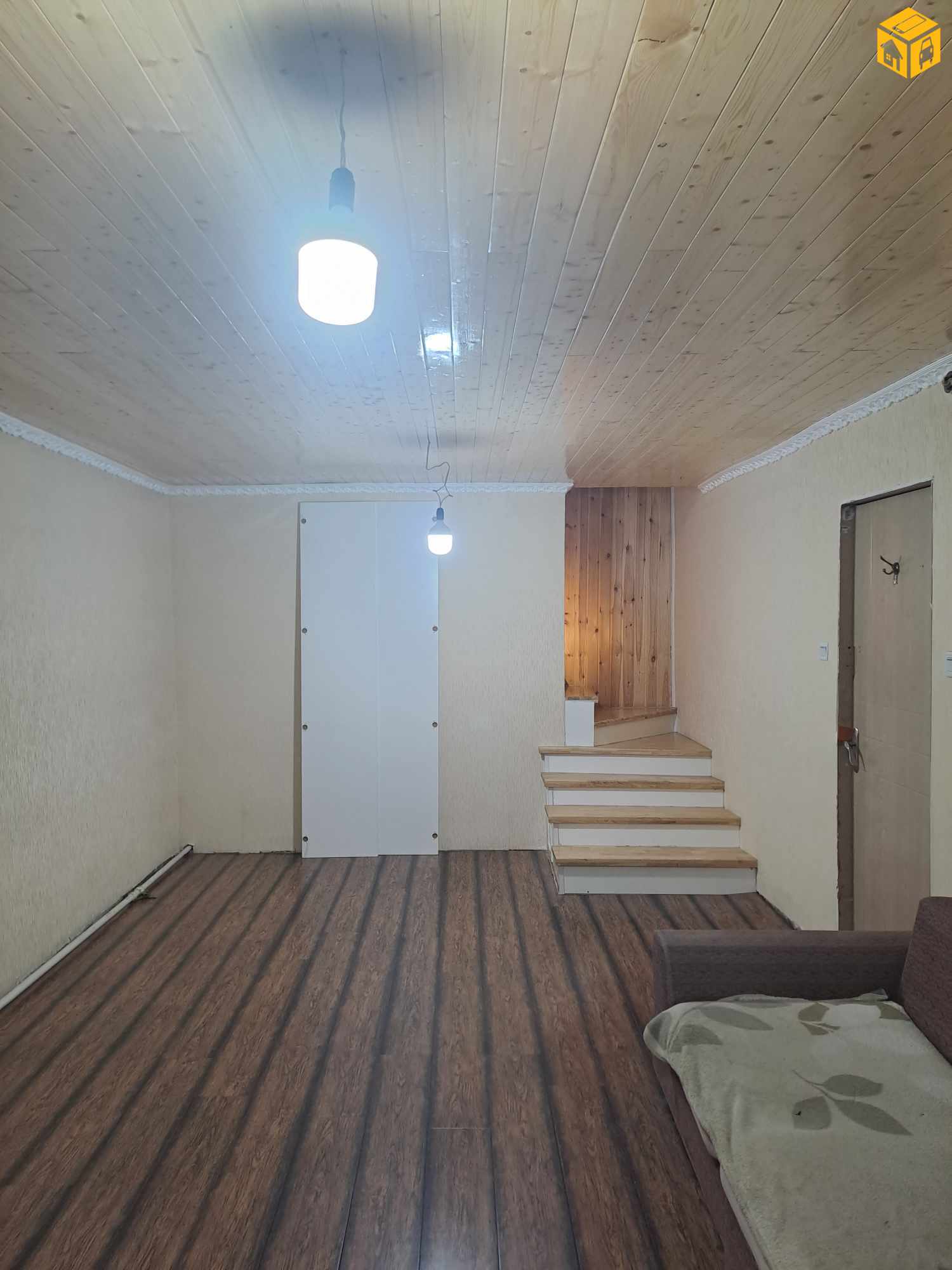 Үл хөдлөх зарна Хашаа байшин