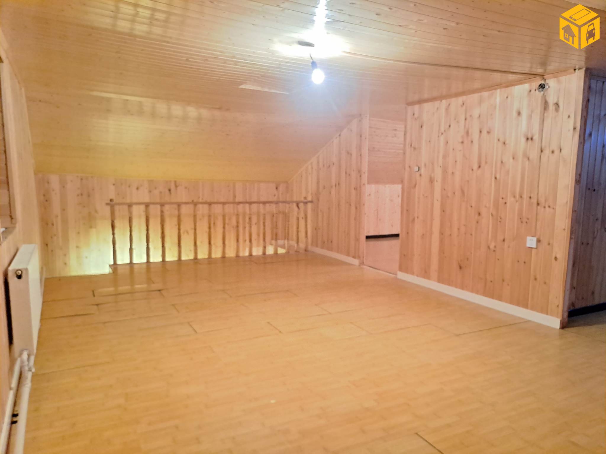 Үл хөдлөх зарна Хашаа байшин