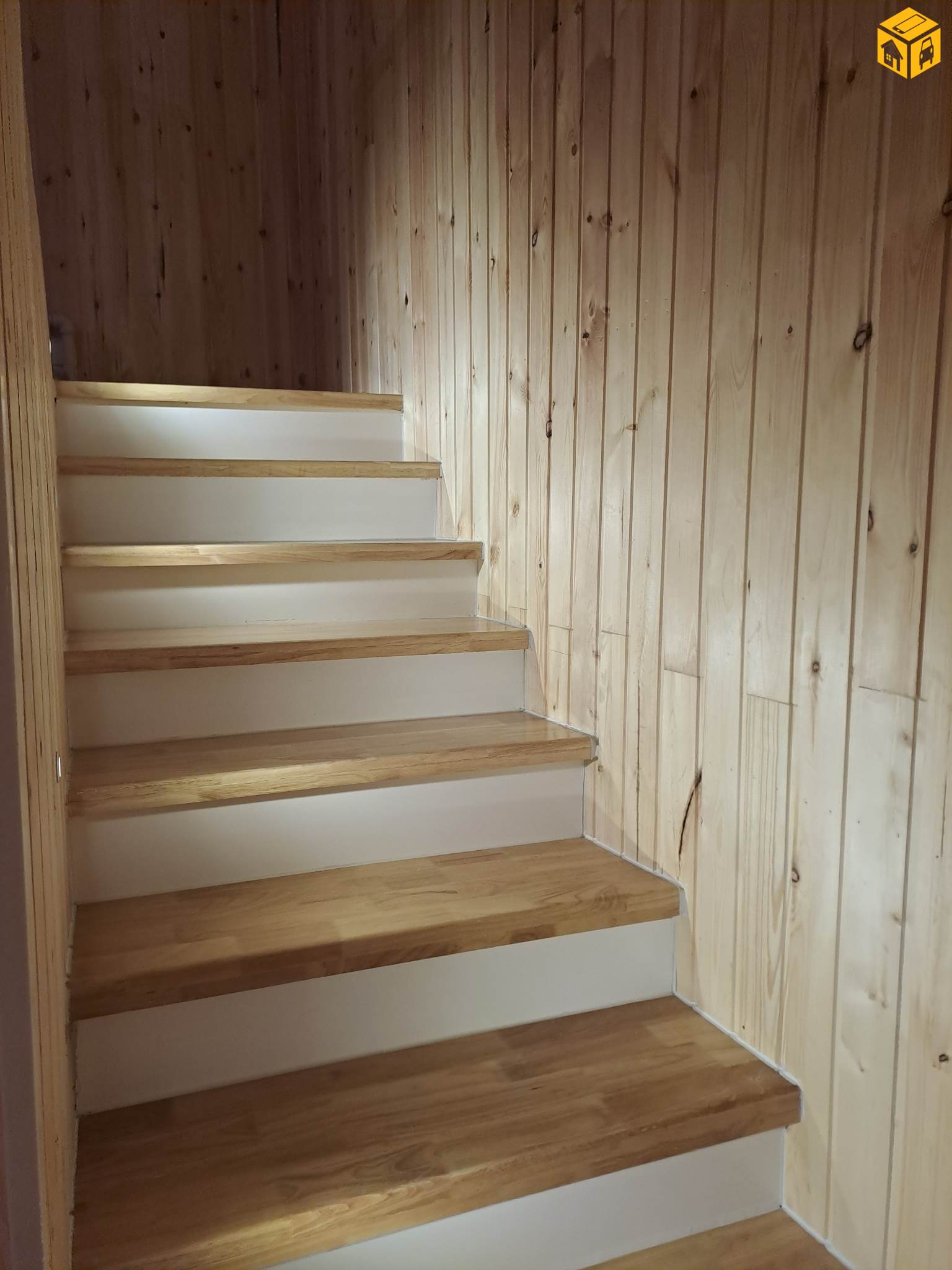 Үл хөдлөх зарна Хашаа байшин