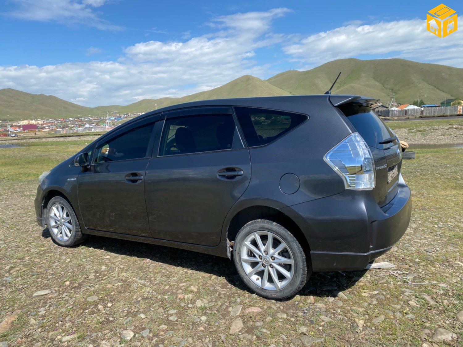 Toyota Prius 40. 41
