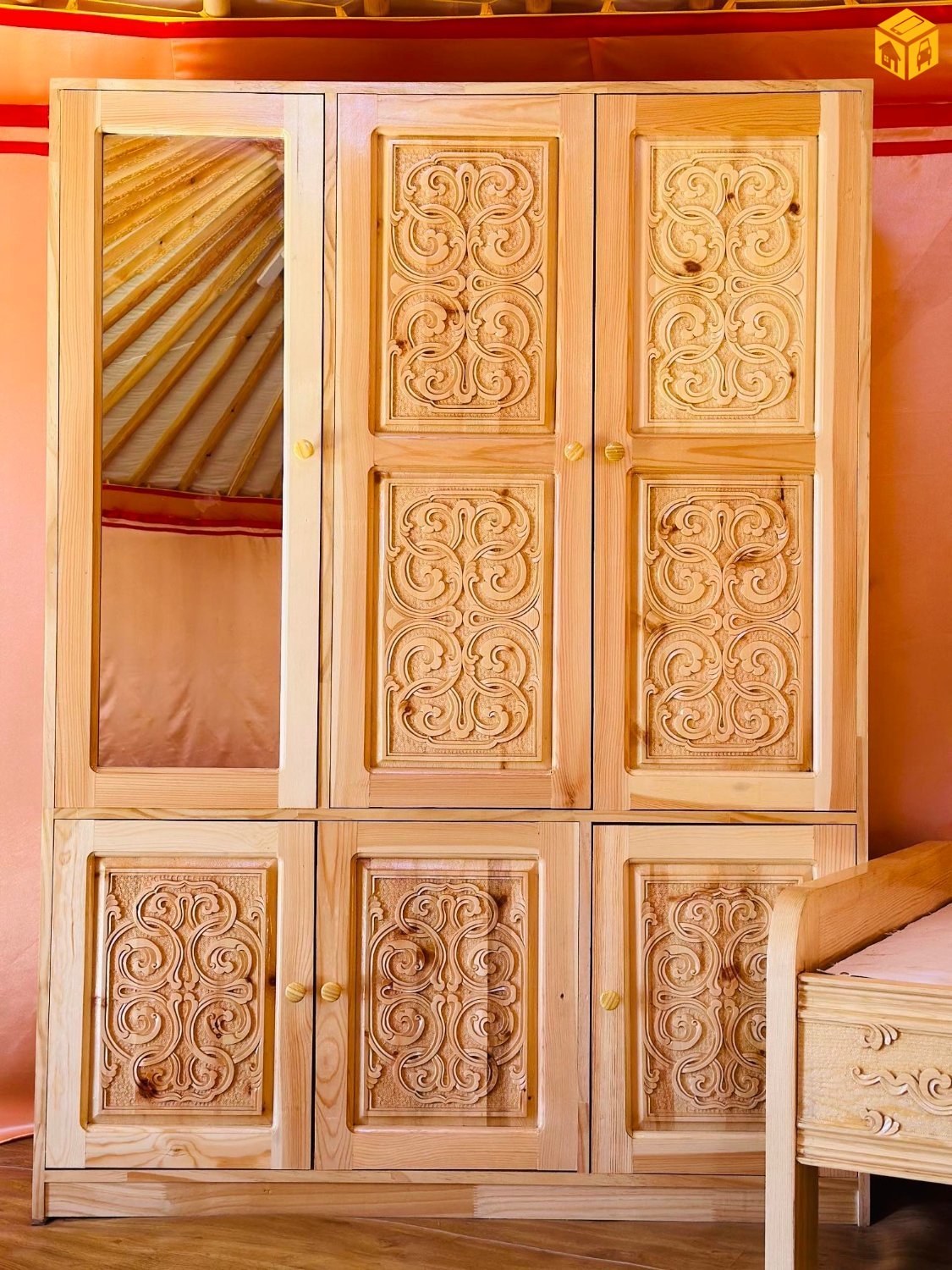 Сийлбэртэй 8 ханатай бүтэн тавилгатай гэр зарна