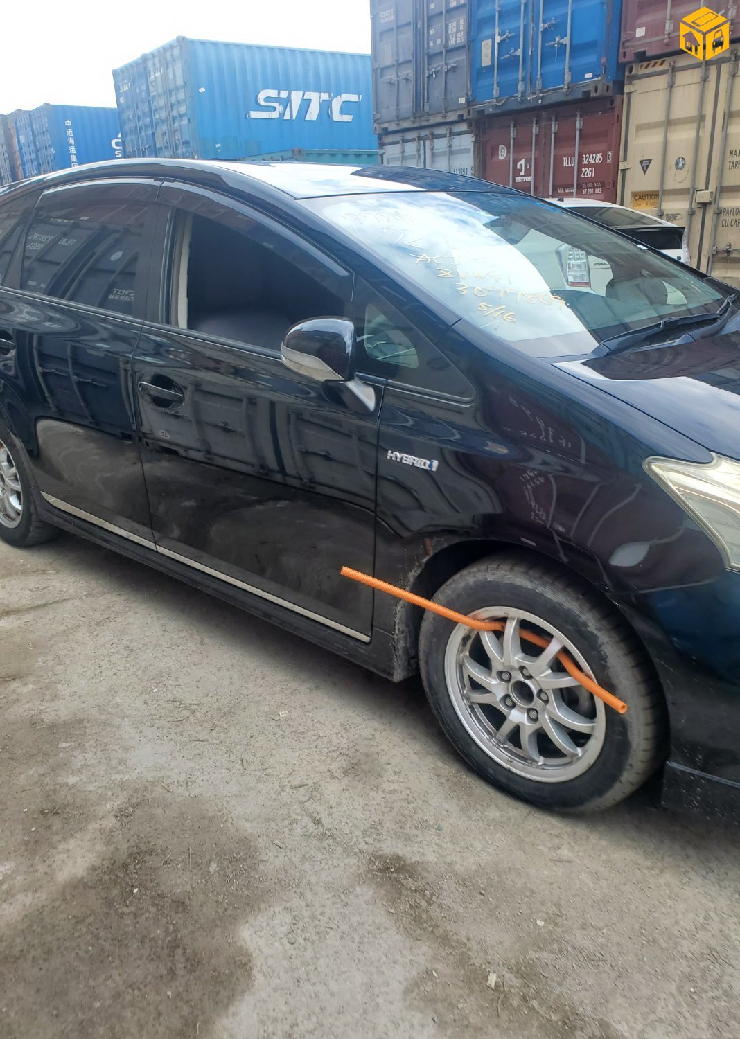 Toyota Prius 40. 41