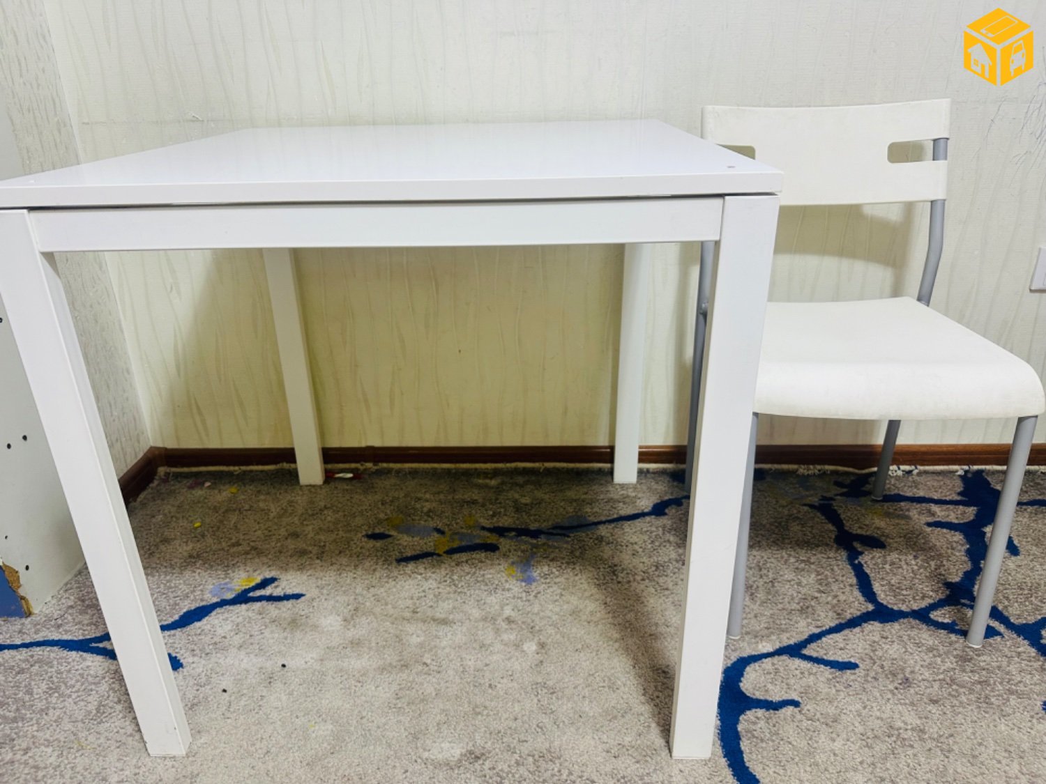 Ikea ширээ, 1 сандлын хамт зарна