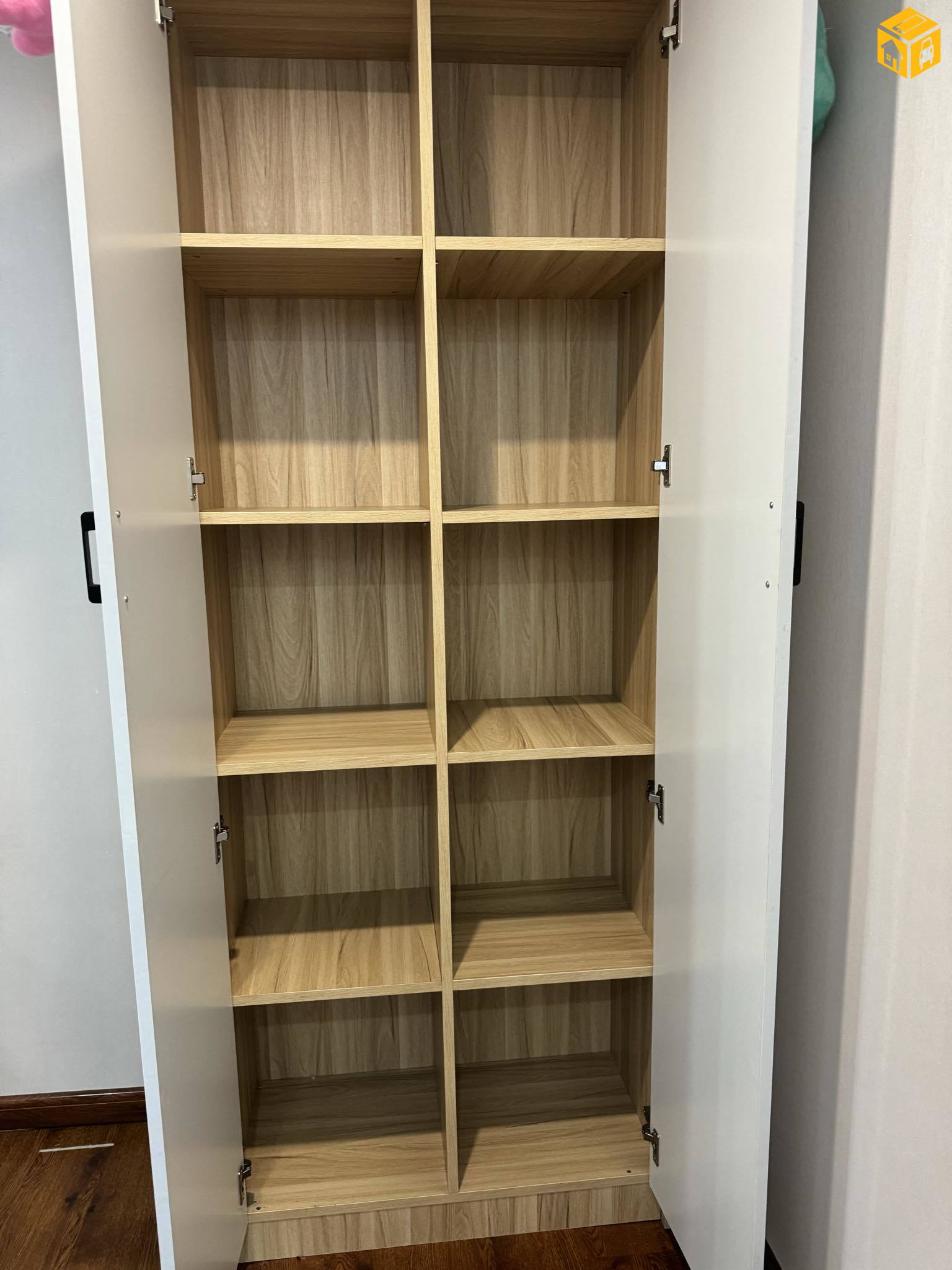 Хувцасны шкаф