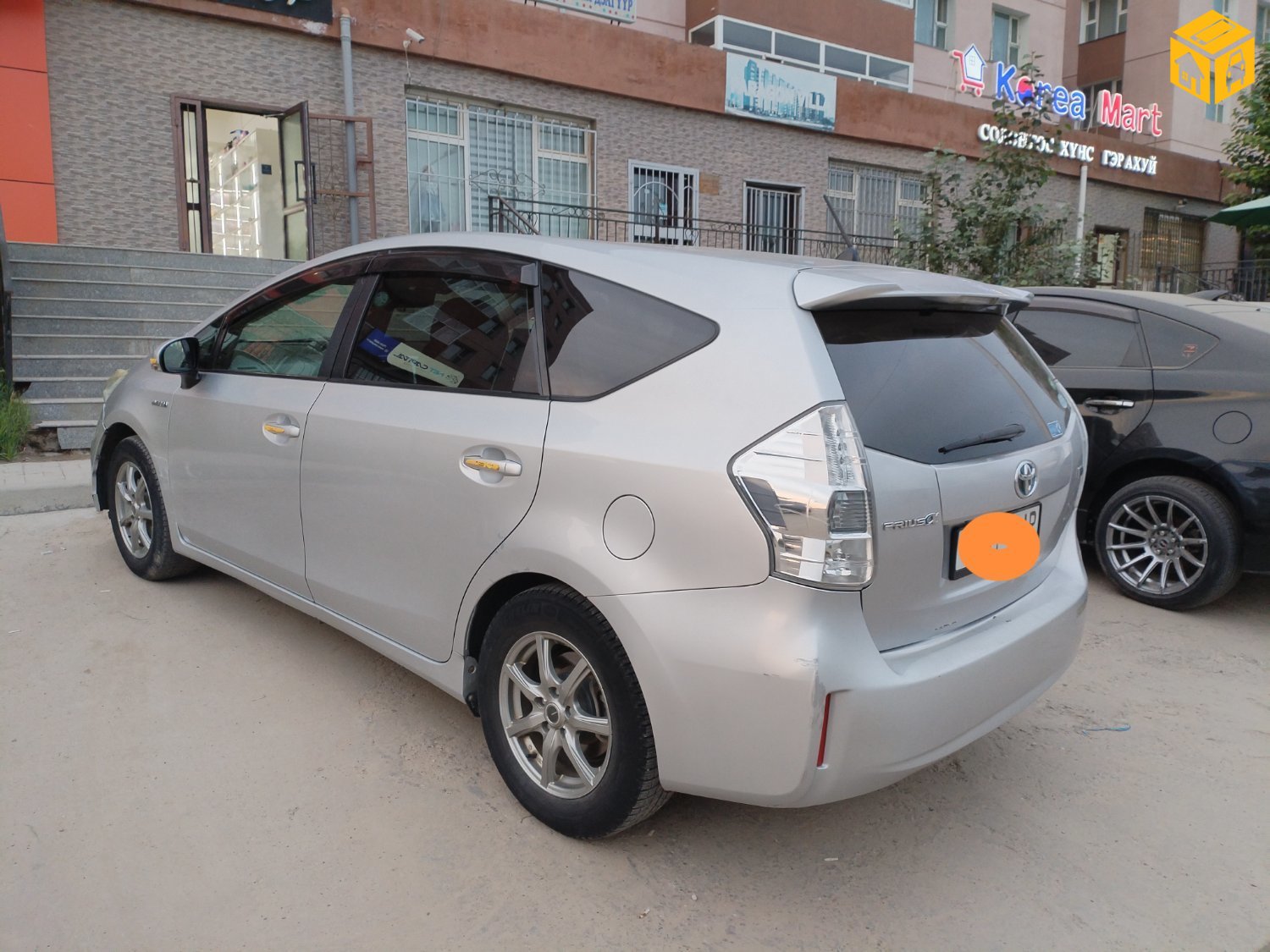 Toyota Prius 40. 41