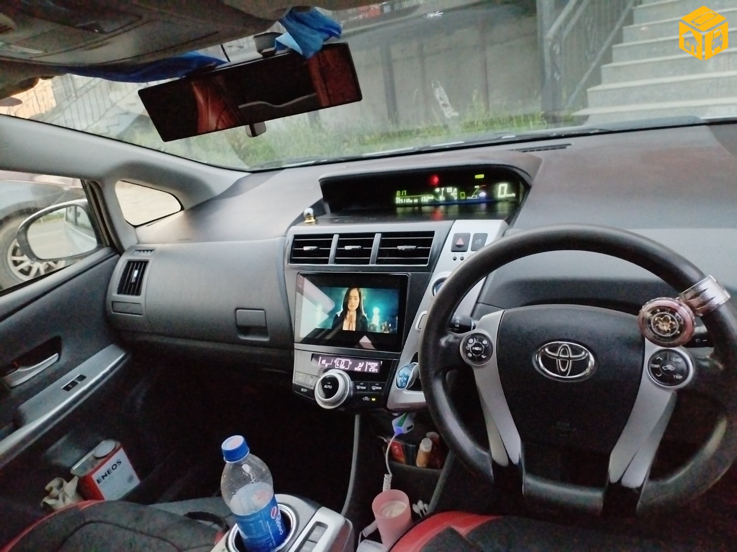 Toyota Prius 40. 41