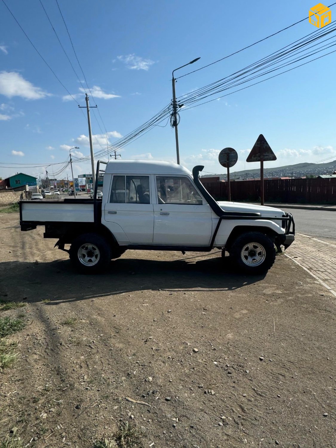 Toyota Landcruiser 77