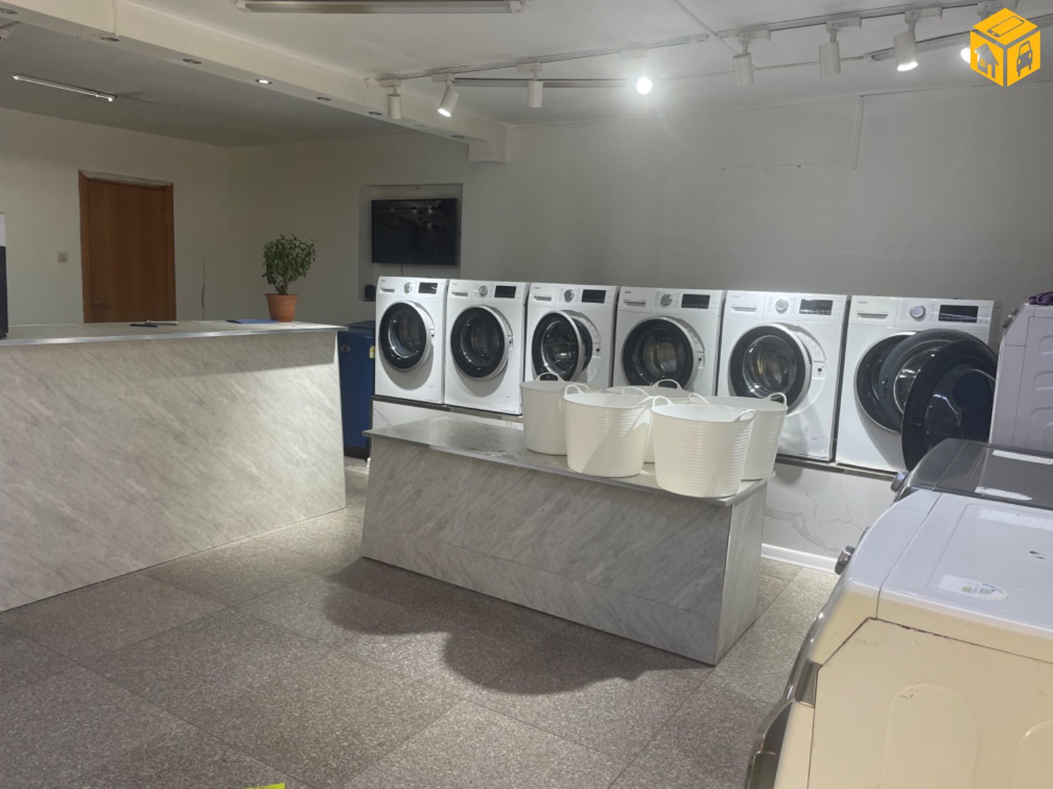 автомат машинтай угаалгын газар зарна