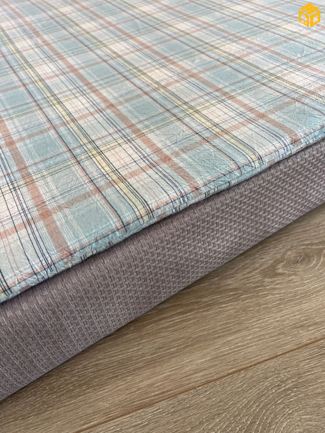 Монгрл цагаан эсгий гудас худалдаа