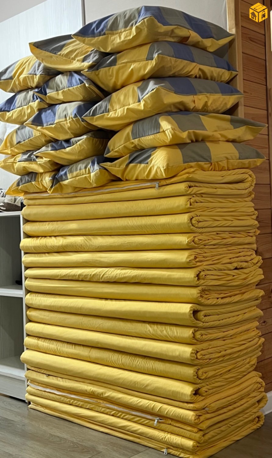 Монгрл цагаан эсгий гудас худалдаа