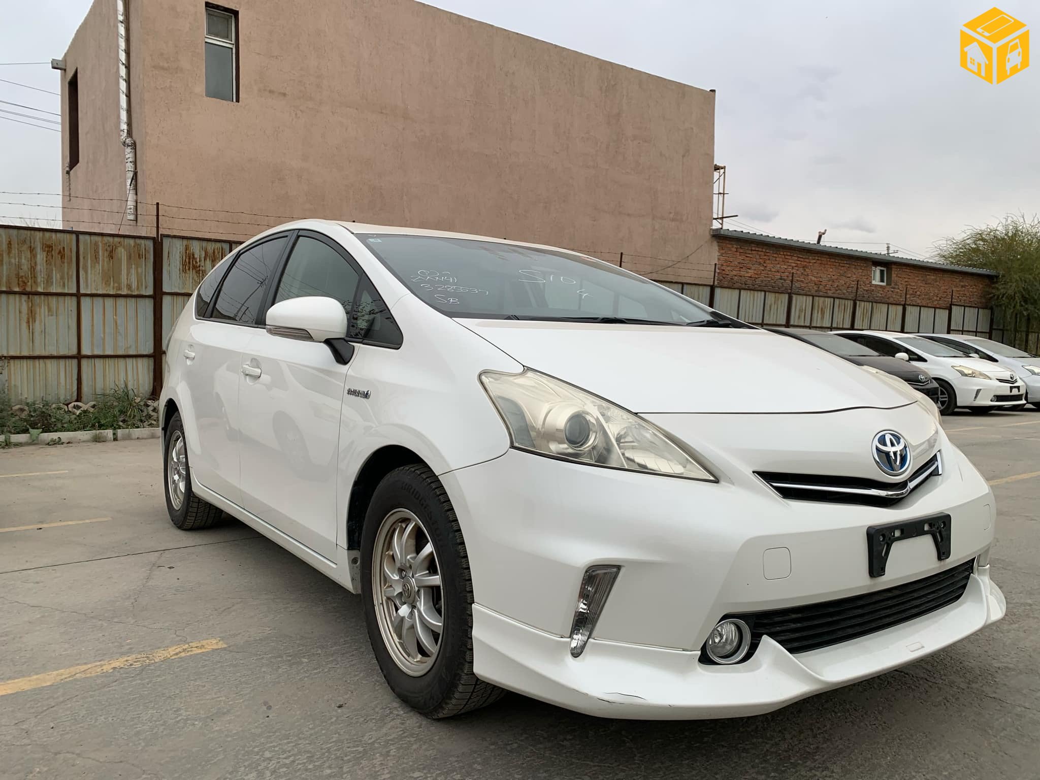 Toyota Prius 40. 41