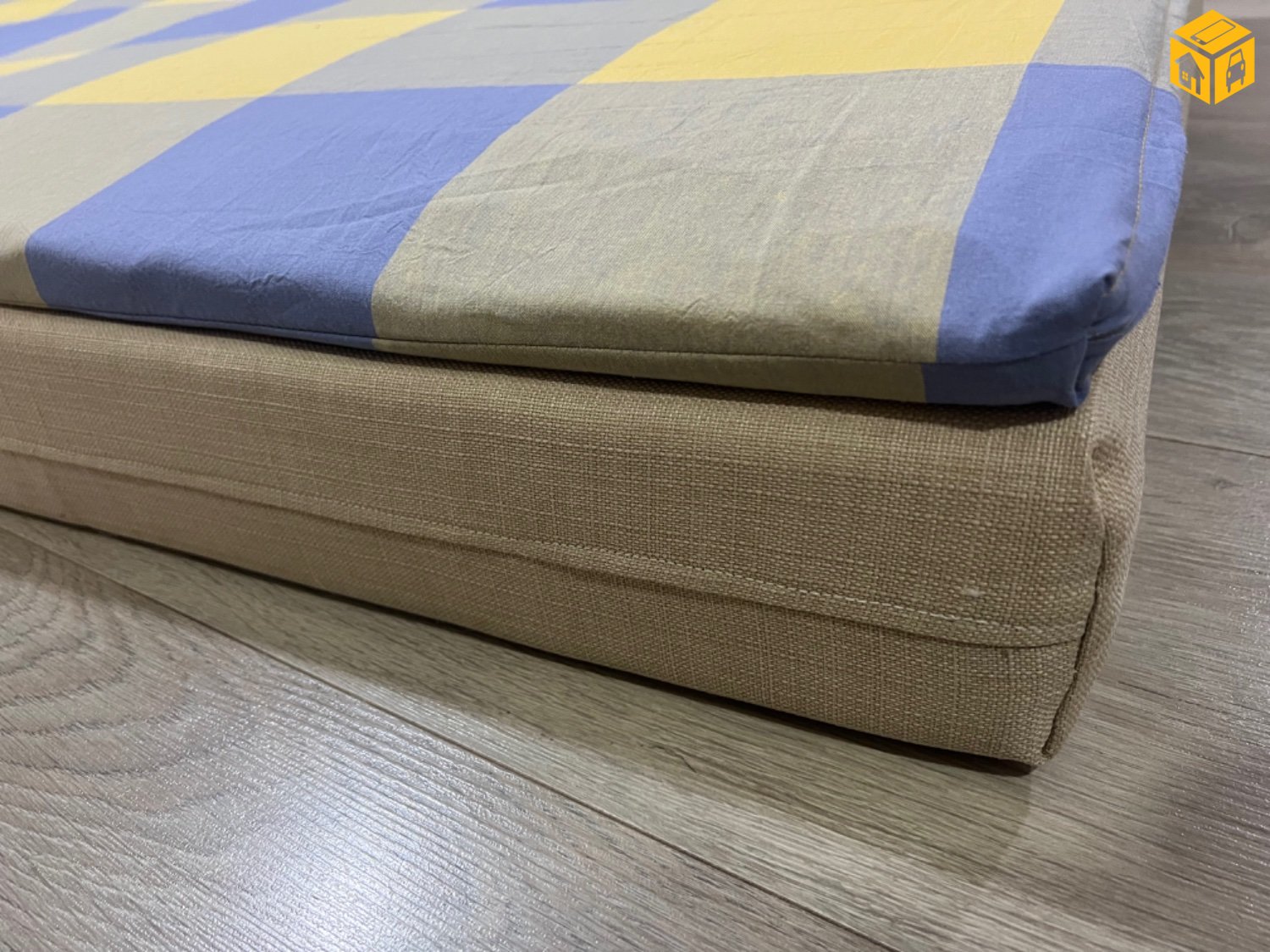 Монгрл цагаан эсгий гудас худалдаа