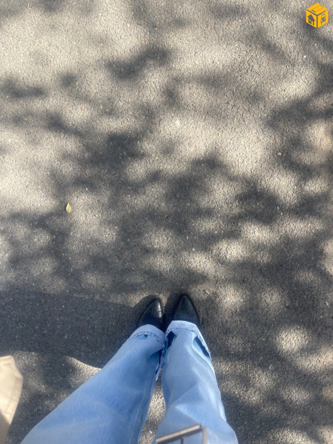 Өмсөхгүй хадаглаад байгаа болхоор хэрэгтэй хүнд нь 😌