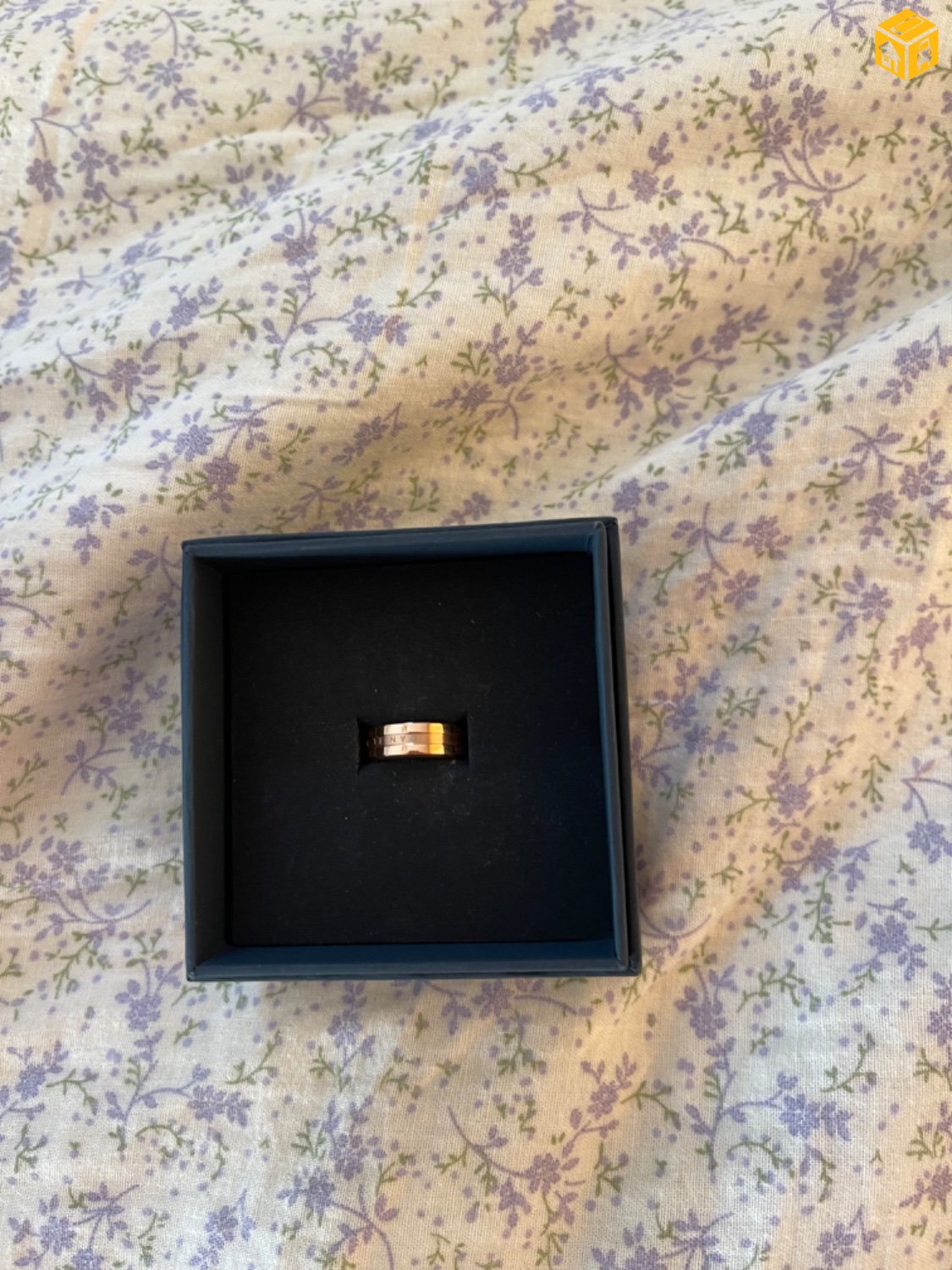 Өмсөхгүй хадаглаад байгаа болхоор хэрэгтэй хүнд нь 😌