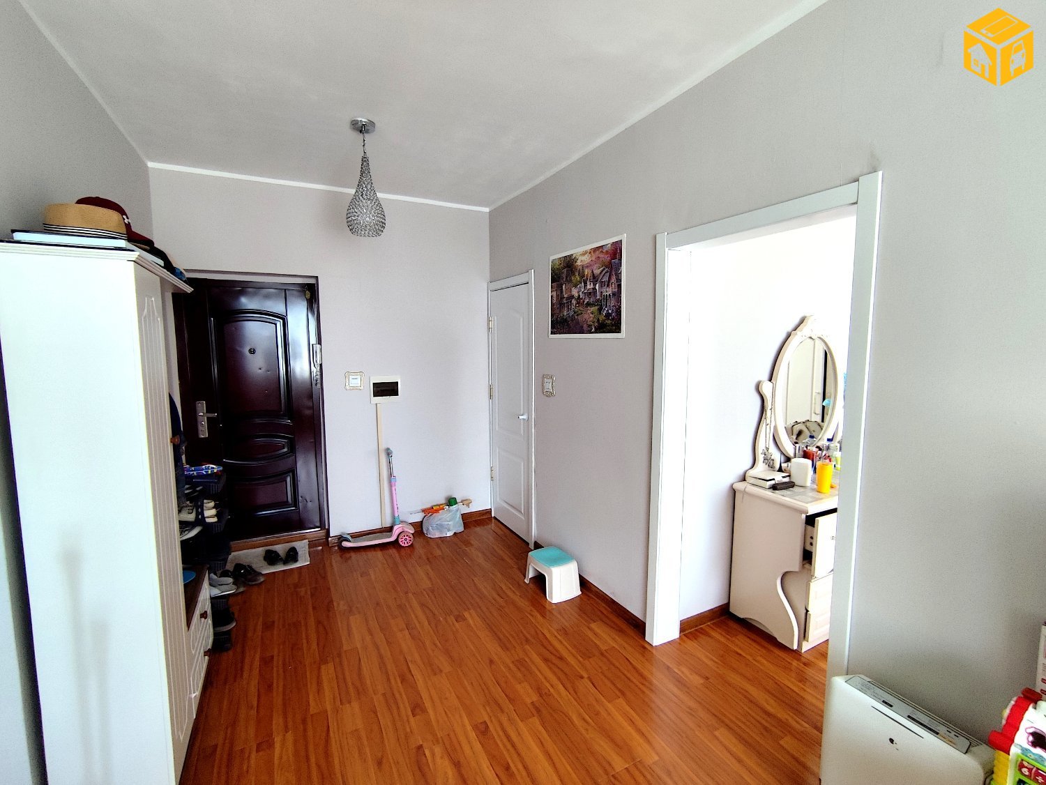 Орон сууц 2 өрөө